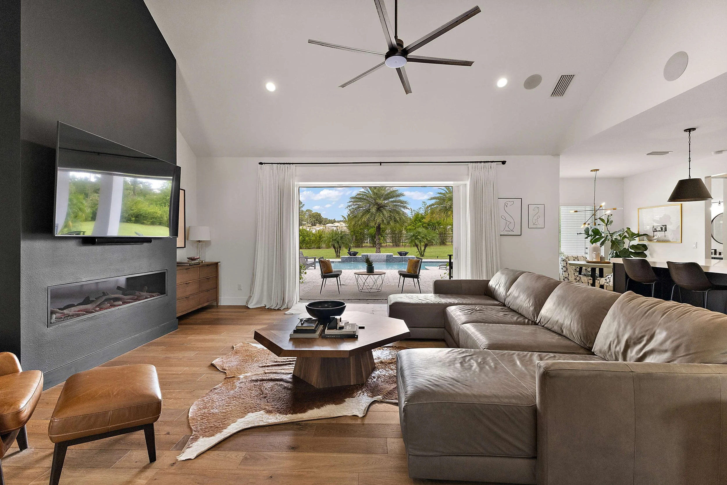 9-print-35449-pinegate-trail.jpg