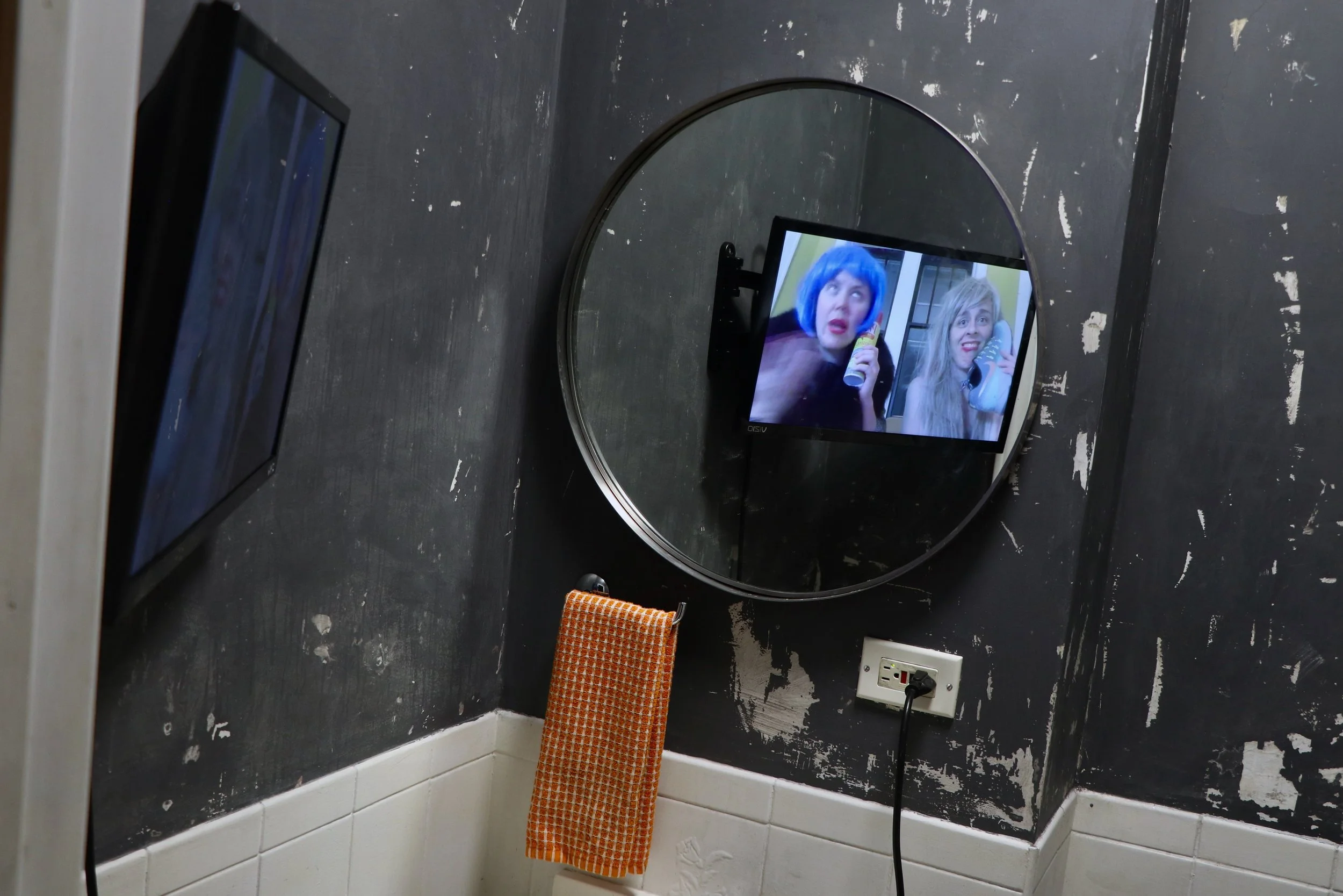 Loo presents: You Can't Do That Shit on Television