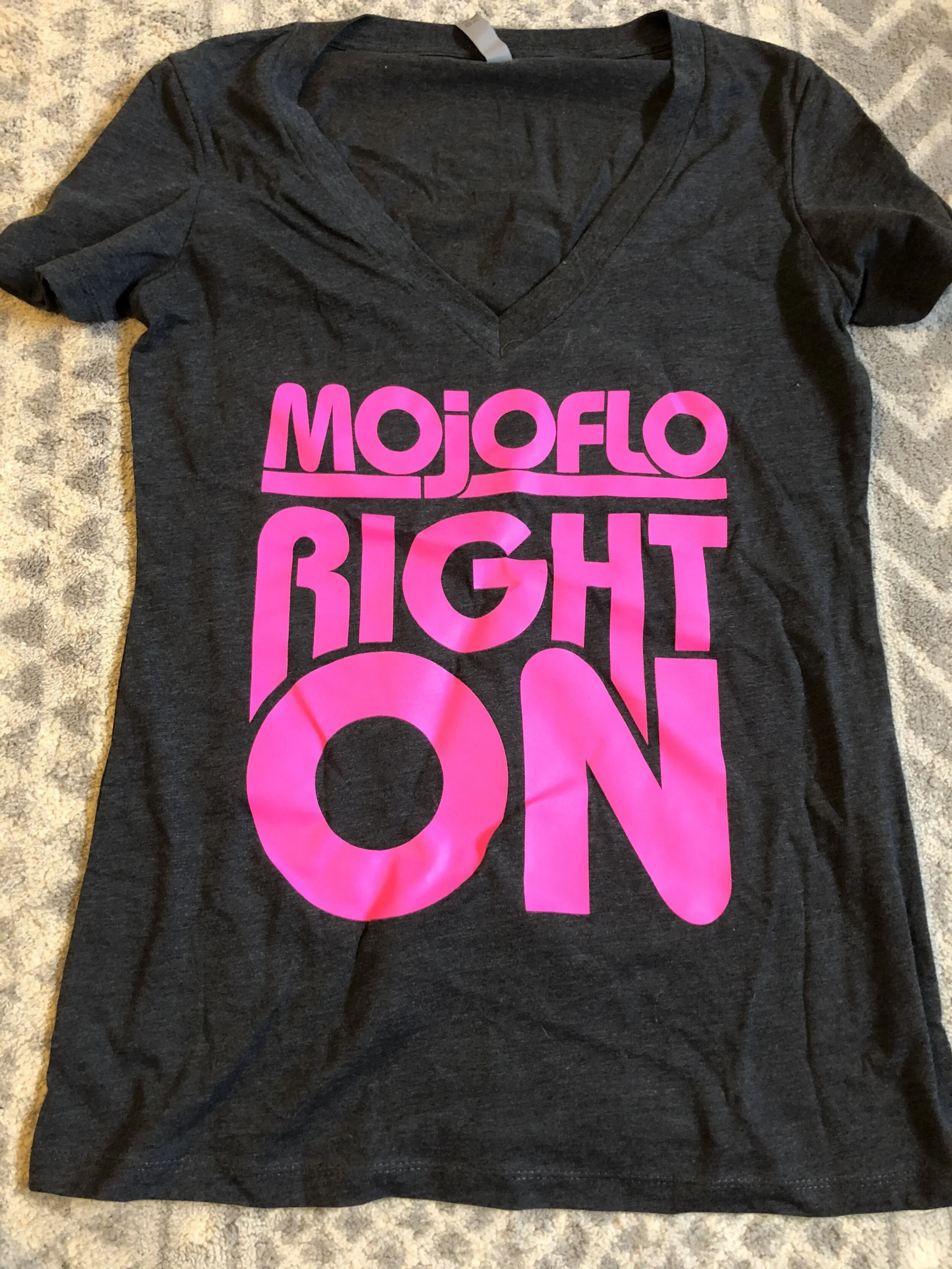 Mojo Pink Right On Shirt Female.JPG