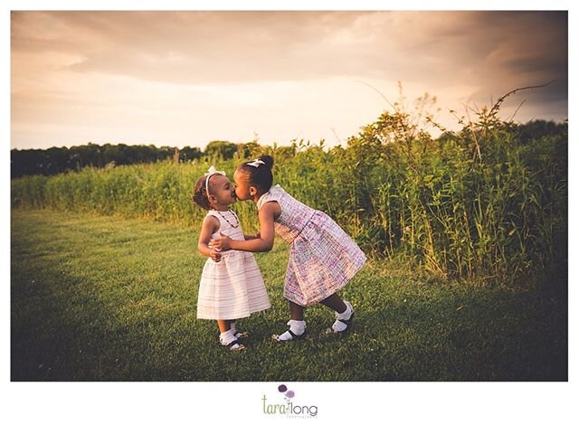 Kisses for sis 💕 .
.
.
#taralongphotography #springfieldillinoisphotographer #springfieldillinoisbestphotographer #springfieldillinoischildphotographer #springfieldillinoisglittersessions #centralillinoisphotographer #newbornphotographerspringfieldi