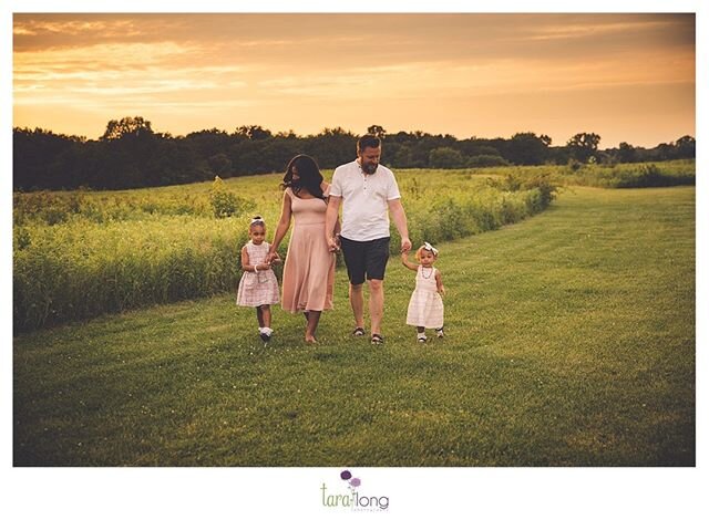 SUNSET SESSION 💛🧡❤️ ⠀⠀⠀⠀⠀⠀⠀⠀⠀
.⠀⠀⠀⠀⠀⠀⠀⠀⠀
.⠀⠀⠀⠀⠀⠀⠀⠀⠀
.⠀⠀⠀⠀⠀⠀⠀⠀⠀
#taralongphotography #springfieldillinoisphotographer #springfieldillinoisbestphotographer #springfieldillinoischildphotographer #springfieldillinoisglittersessions #centralillinoisphot