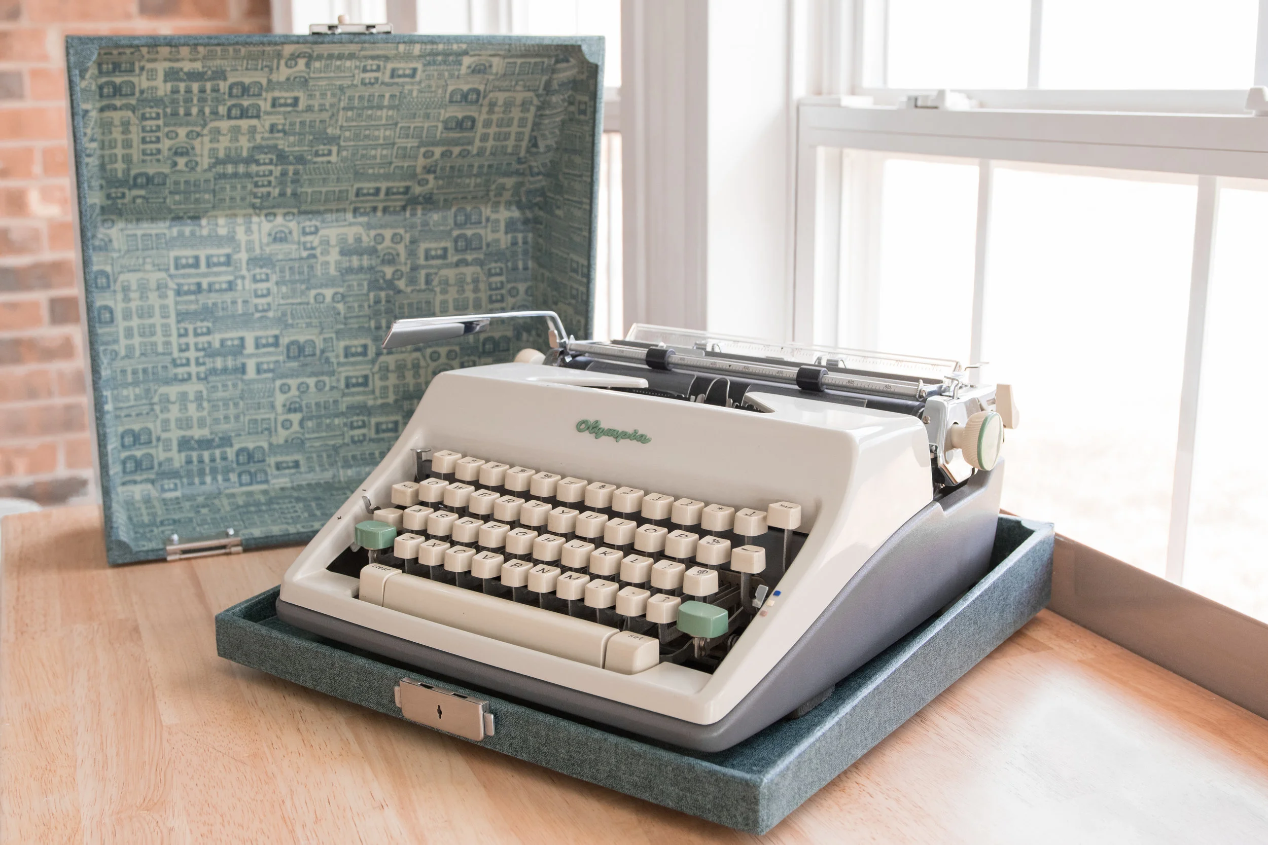 Custom Olympia Typewriter Case-022.JPG
