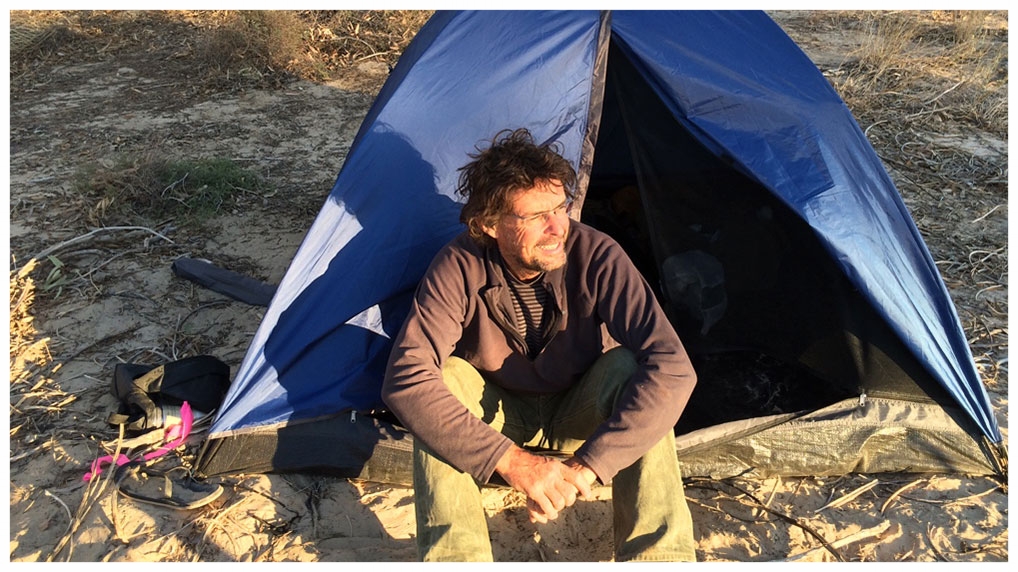 Robert Nugent / Simpson Desert / 2014 / Filming Night Parrot Stories.