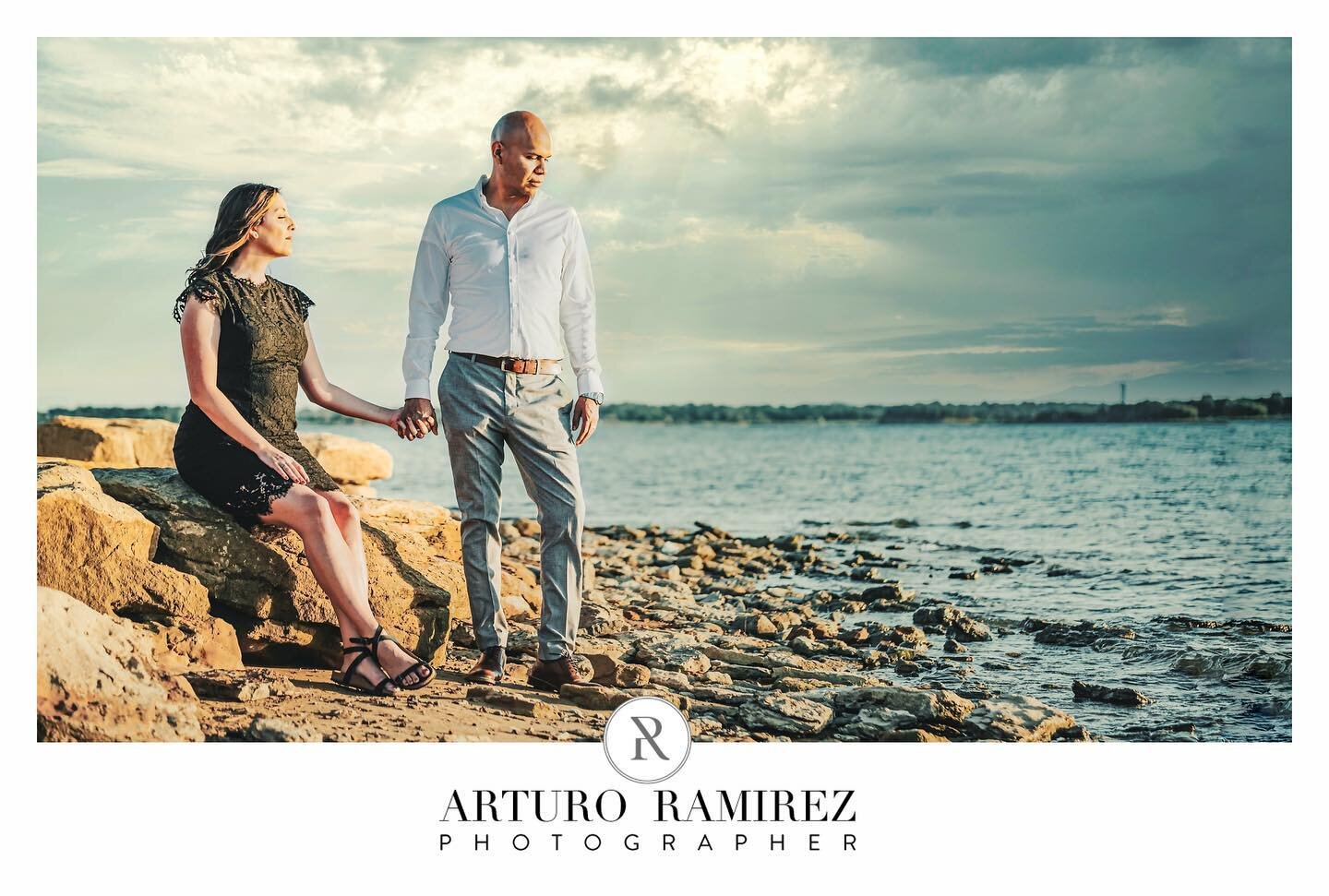 Happy New Year everyone!! First post of 2021. Photoshoot of my bro Javier and his lovely wife Michelle. @elizaldephotography  @mamazalde399