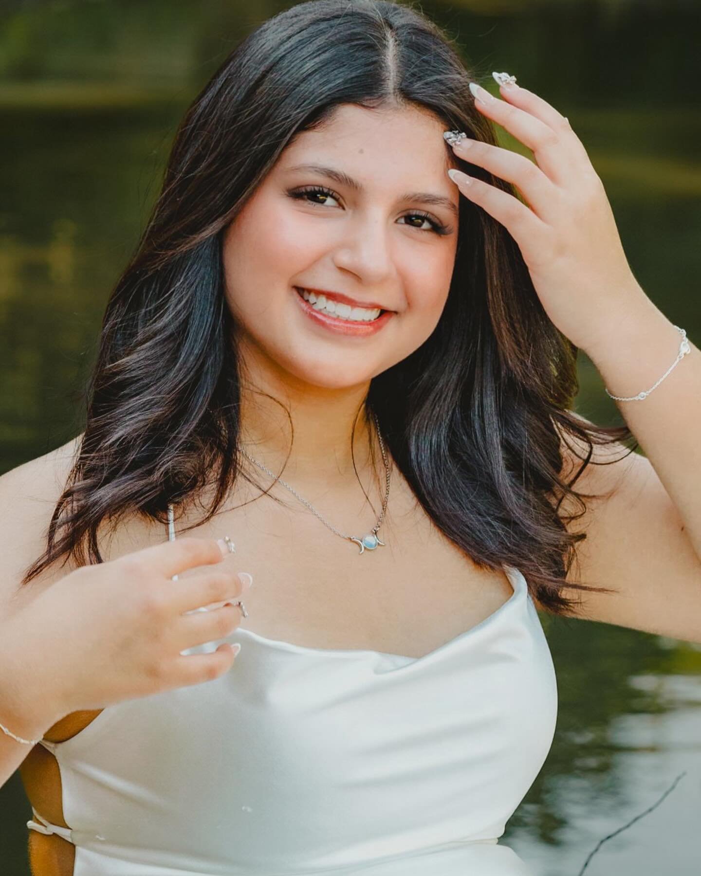 Today is the turn of Valeria High school senior pictures.
&bull;
&bull;
&bull;
&bull;
#highschoolseniorportraits #brewerhighschool #brewerdrillteam #honeycombforever #brewerhoneycombs