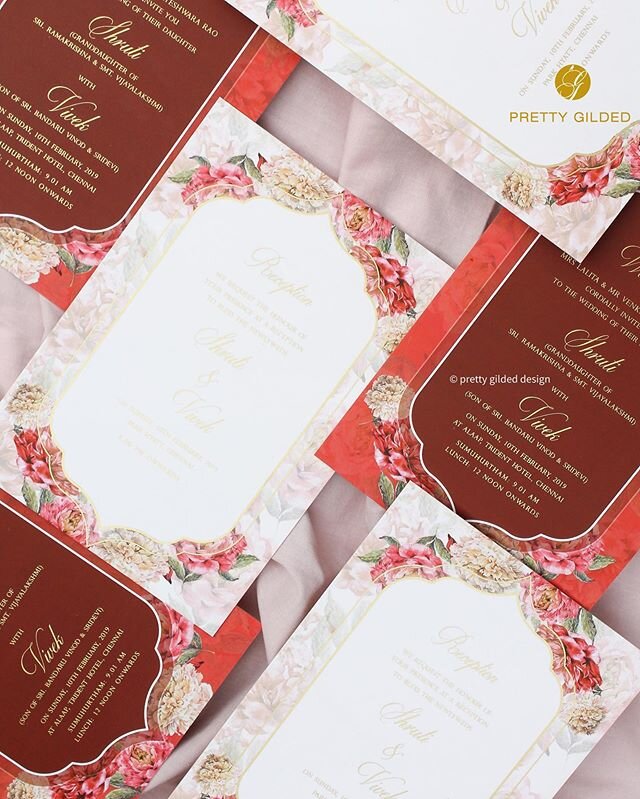 Can we take a minute to colour crush over this off-beat colour palette? 
Shades of red, ivory and gold with the perfect balance of florals - we love! 😍
.

Customised Pr&eacute;t for Shruti &amp; Vivek, February 2019 &hearts;️