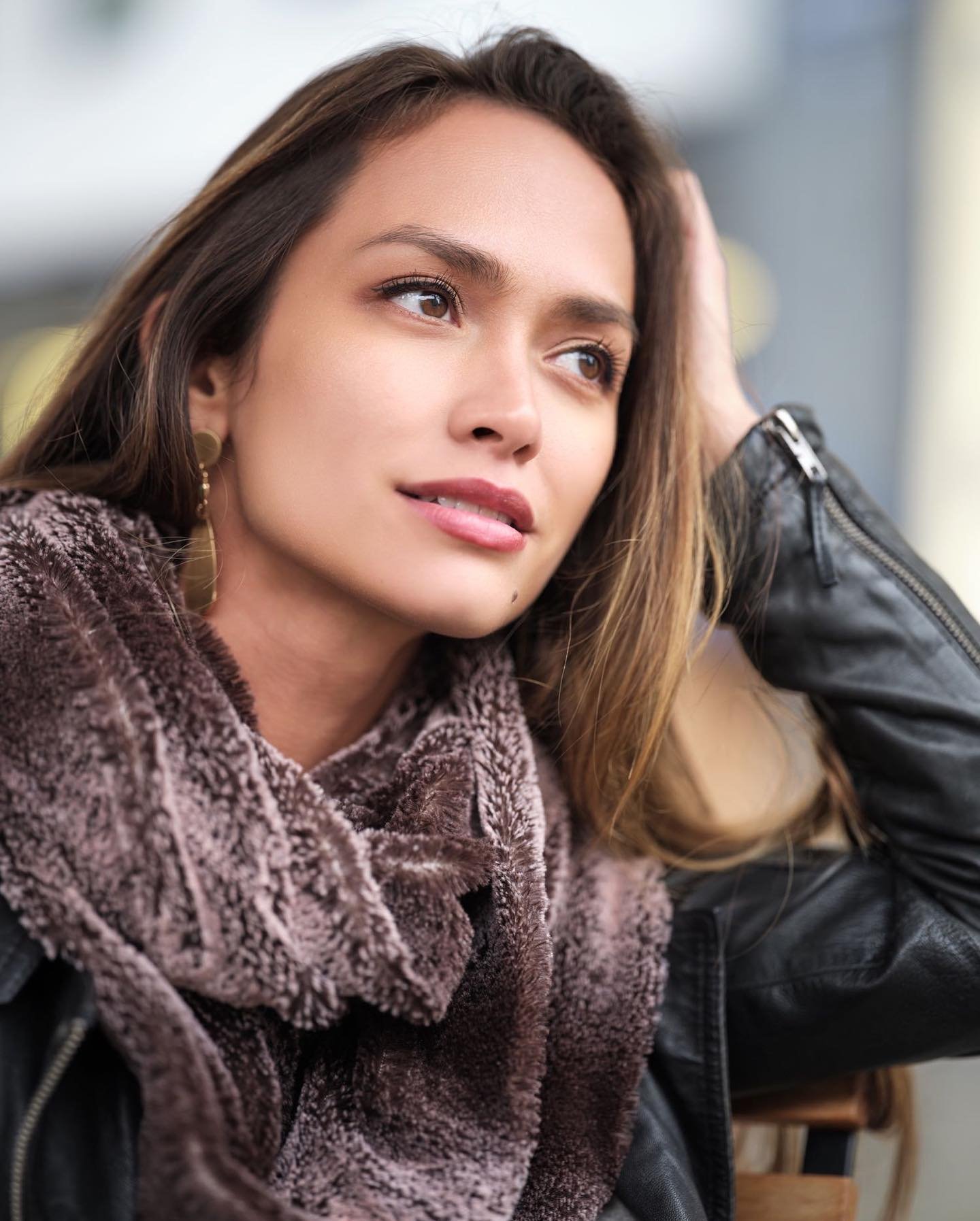 Shooting in the streets of Zurich, Switzerland with @georgiajauslin. Still waiting on that book to get published. (Been lagging with social media posts lately)(Swipe right for some bts Timelapse). #portrait #outdoorportraits #portraitphotography #zur