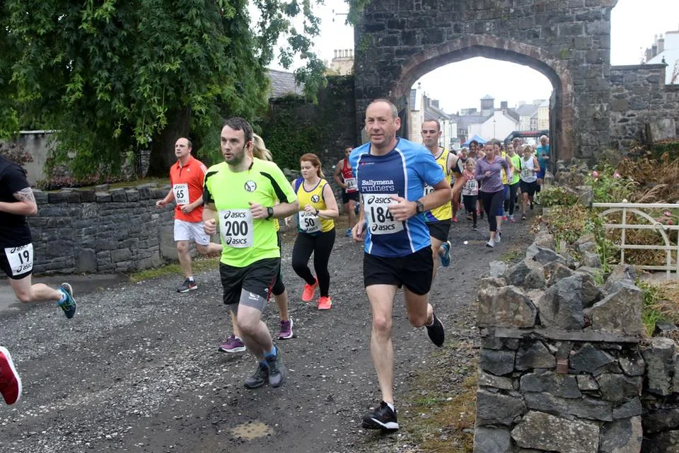 Michael Johnston #184 competes in the Dalriada Festival 5k
