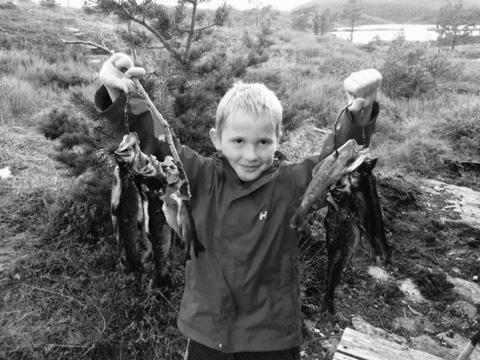 En veldig veldig stolt fisker med dagens fangst!