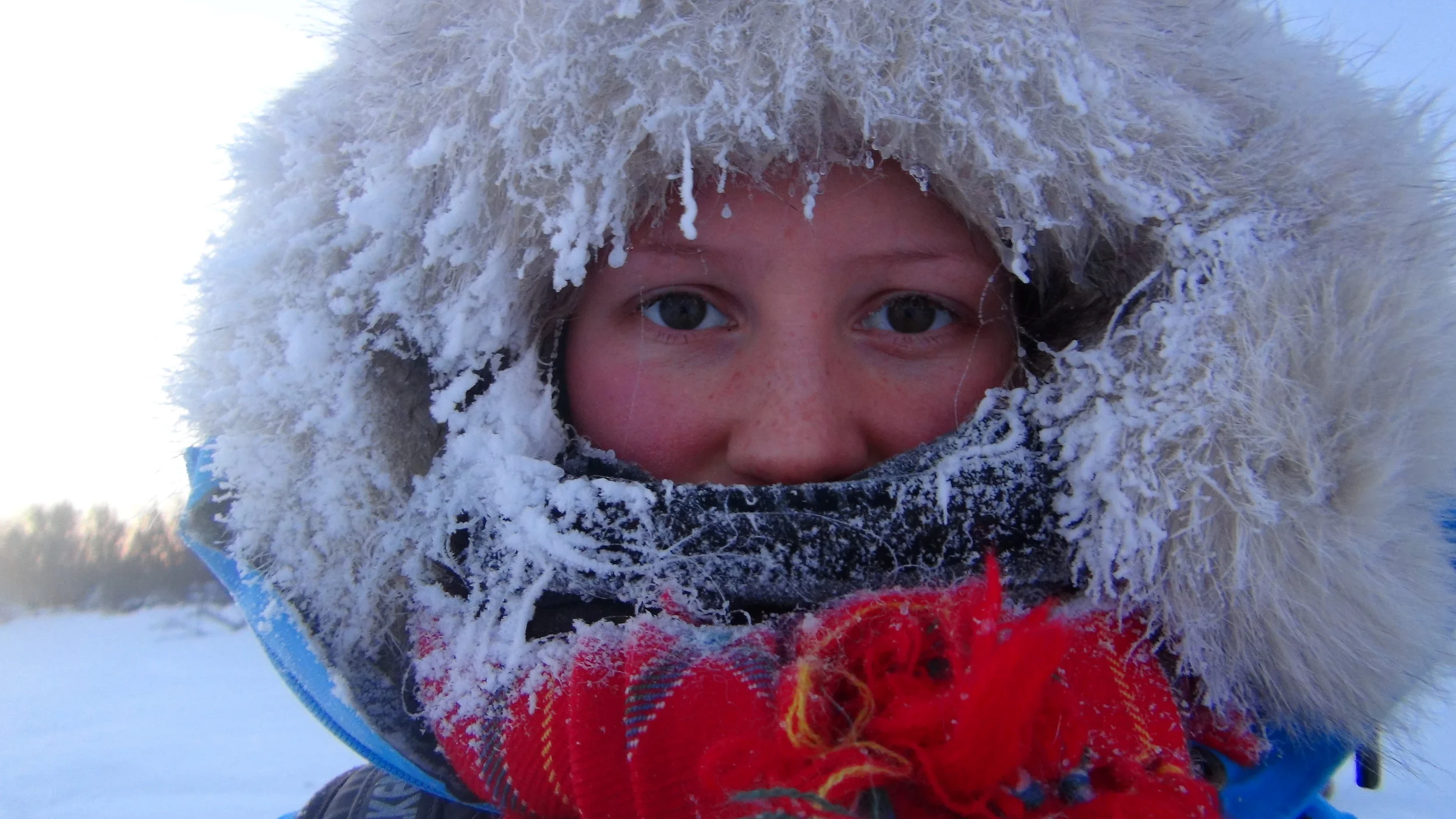 Å være ute og sove ute i kalde temperaturer krever mye av en og kroppen forbrenner gjerne det tredobbelte. 