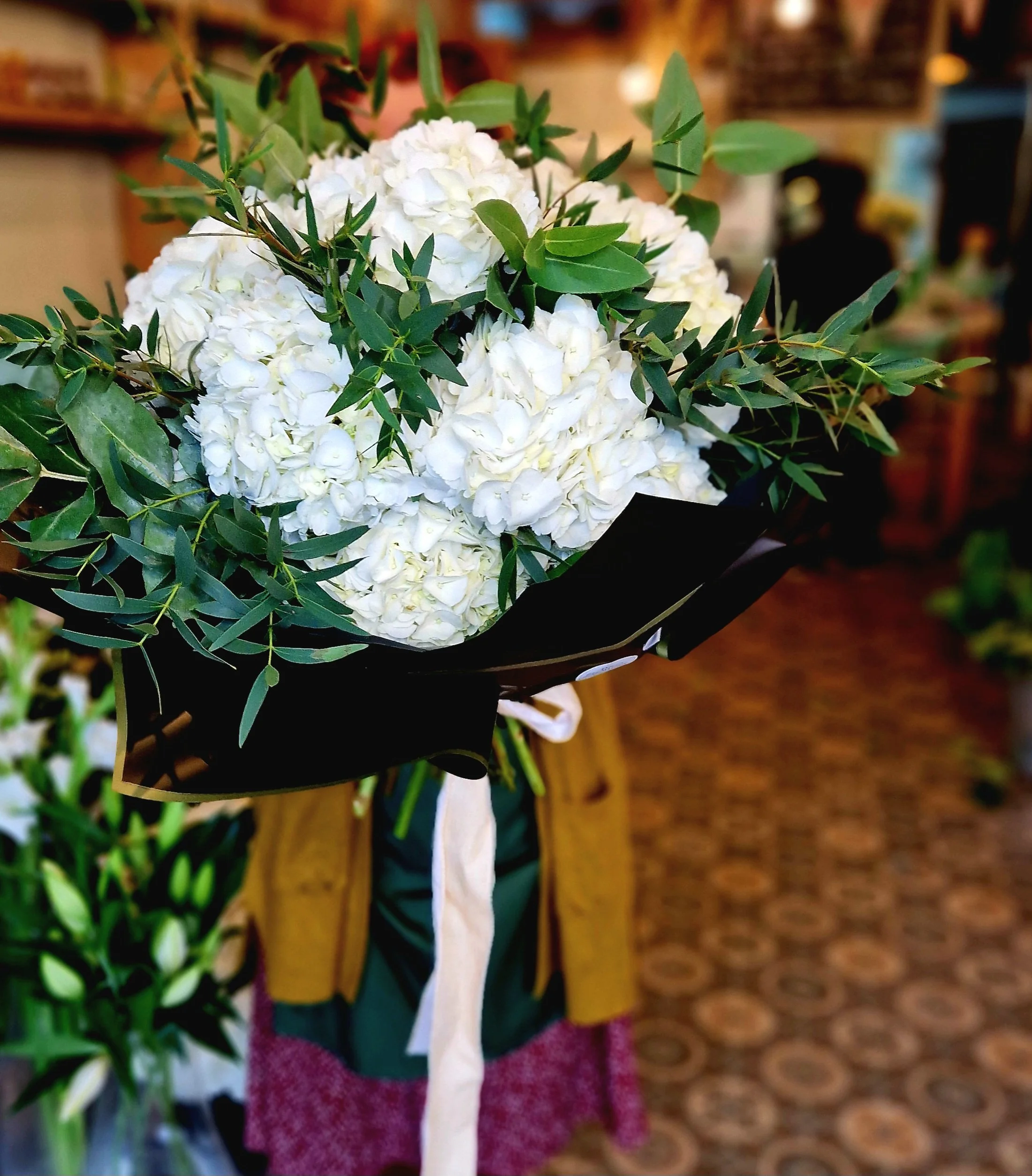 12 White Hydrangea Bouquet