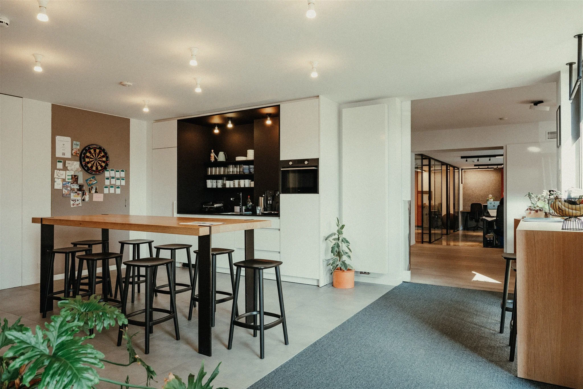 HKVM-33- - by Chess Bonte.jpg