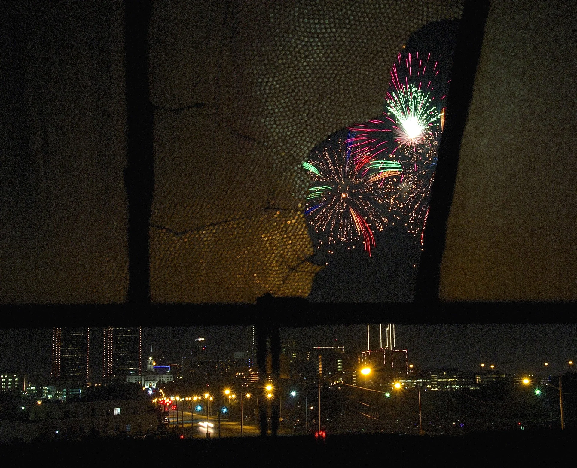 fireworks-845776_1920.jpg