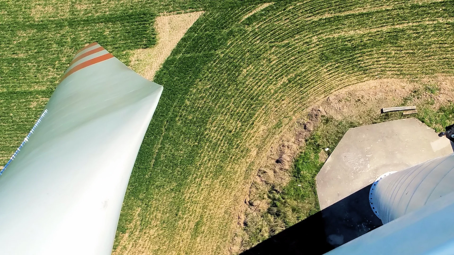 windmill-2405263_1920.jpg