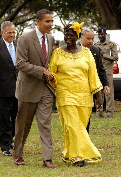 Maathai_and_Obama_in_Nairobi.jpg