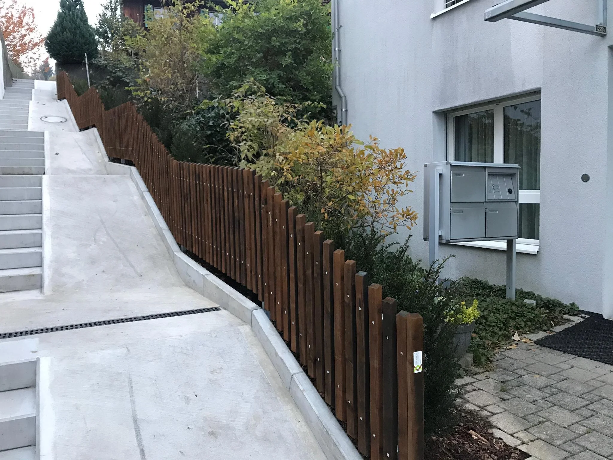 Staketenzaun braun imprägniert