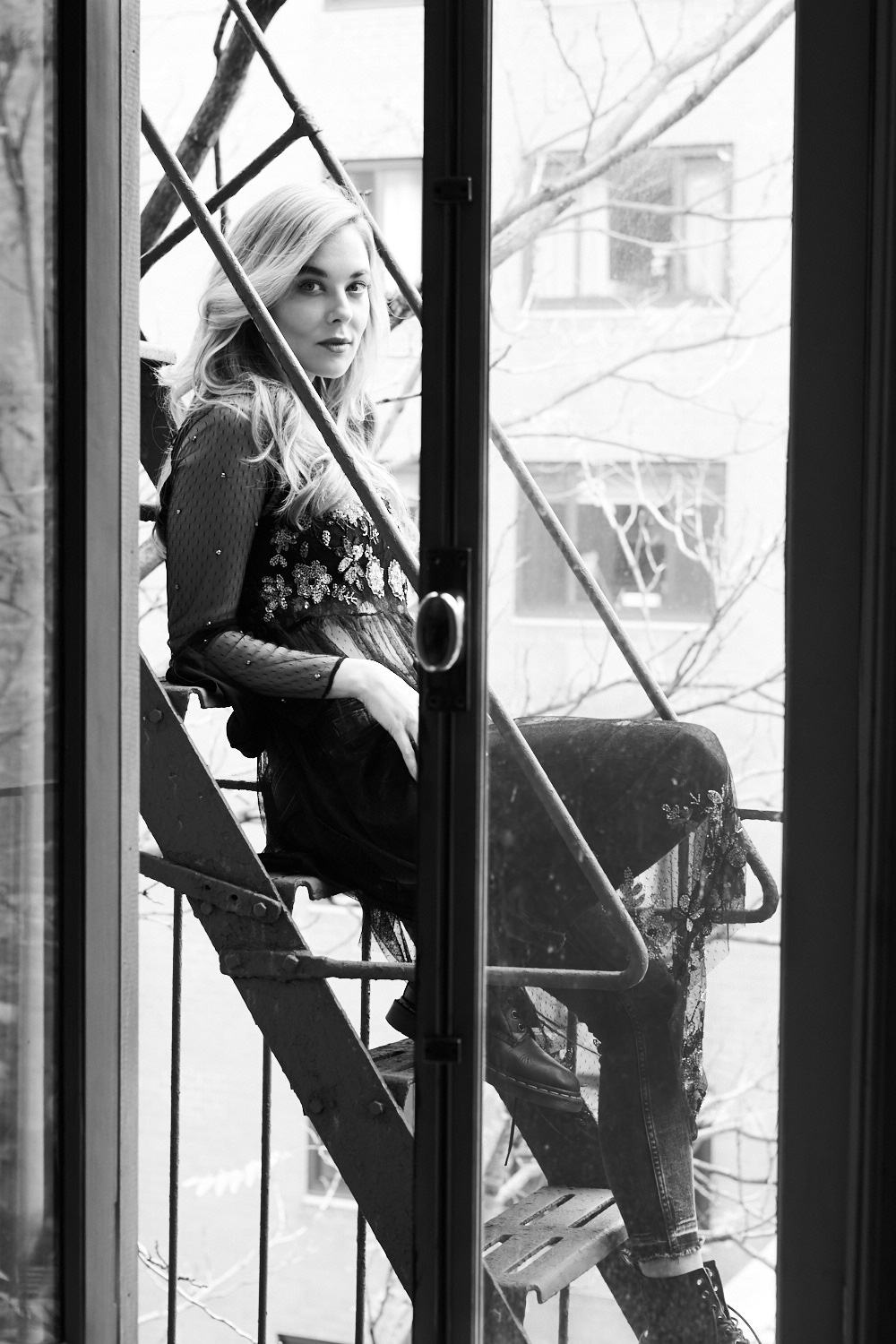 Anna_Nalick_Fire_escape_1358_RT.jpg