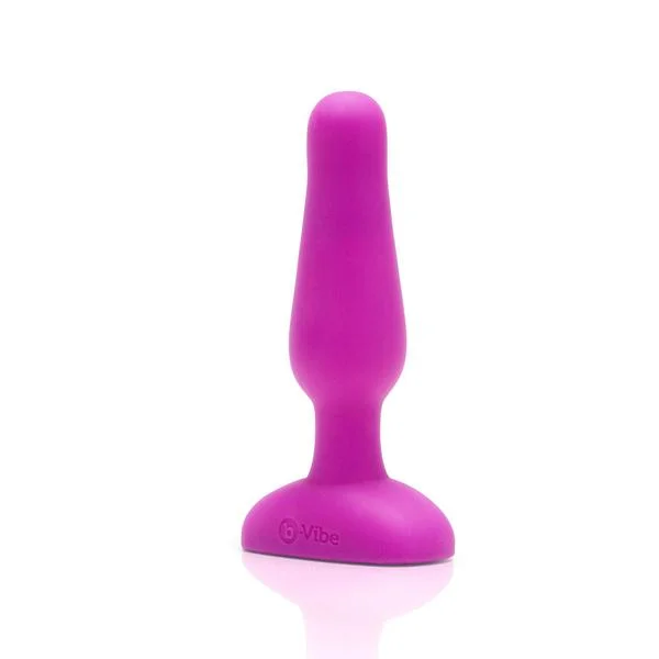 b-Vibe Novice Vibrating Butt Plug4.jpg