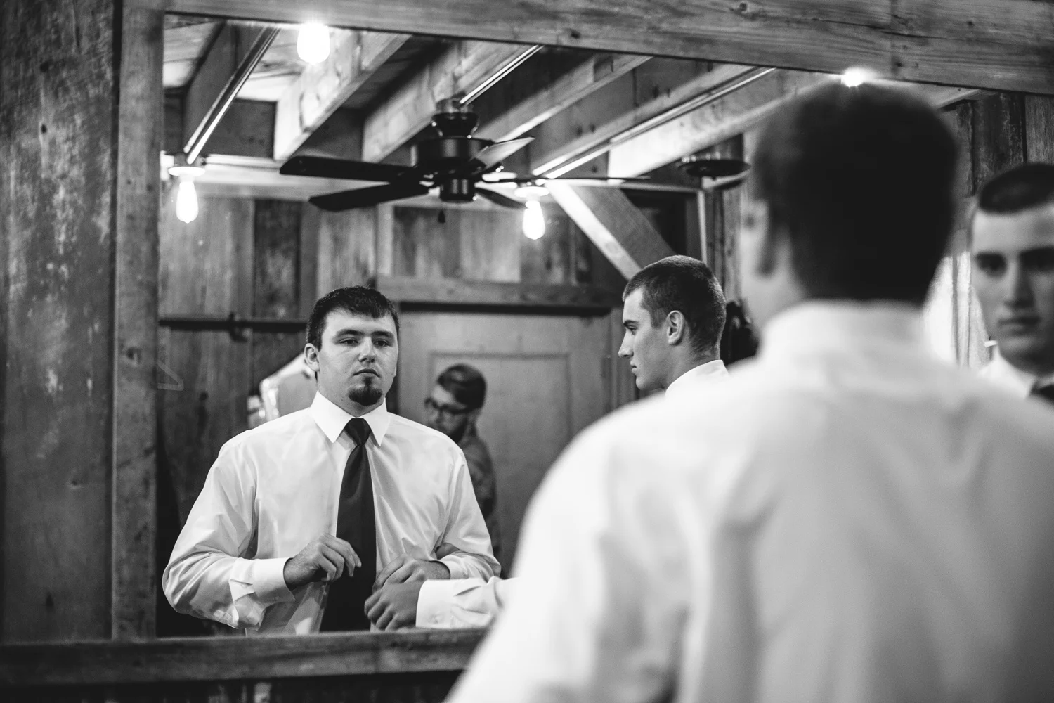 Gambrel Barn Wedding-04.jpg