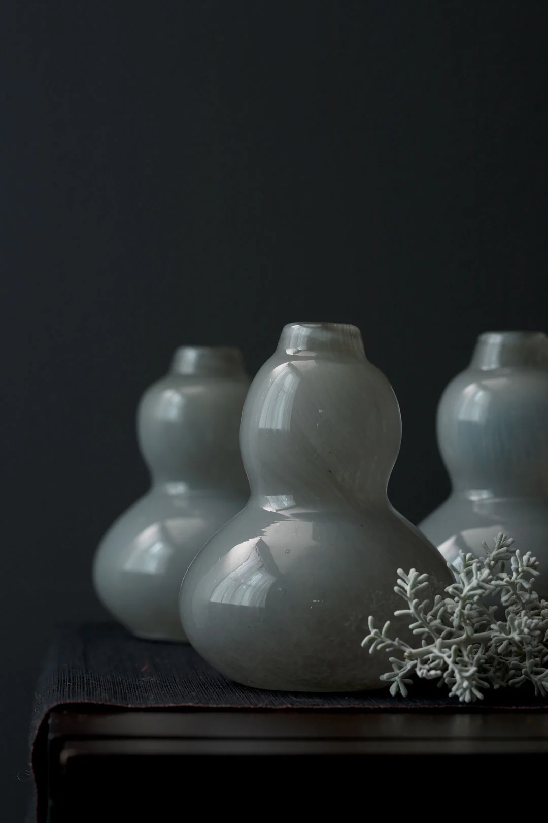 tyllie_gray_vases.jpg