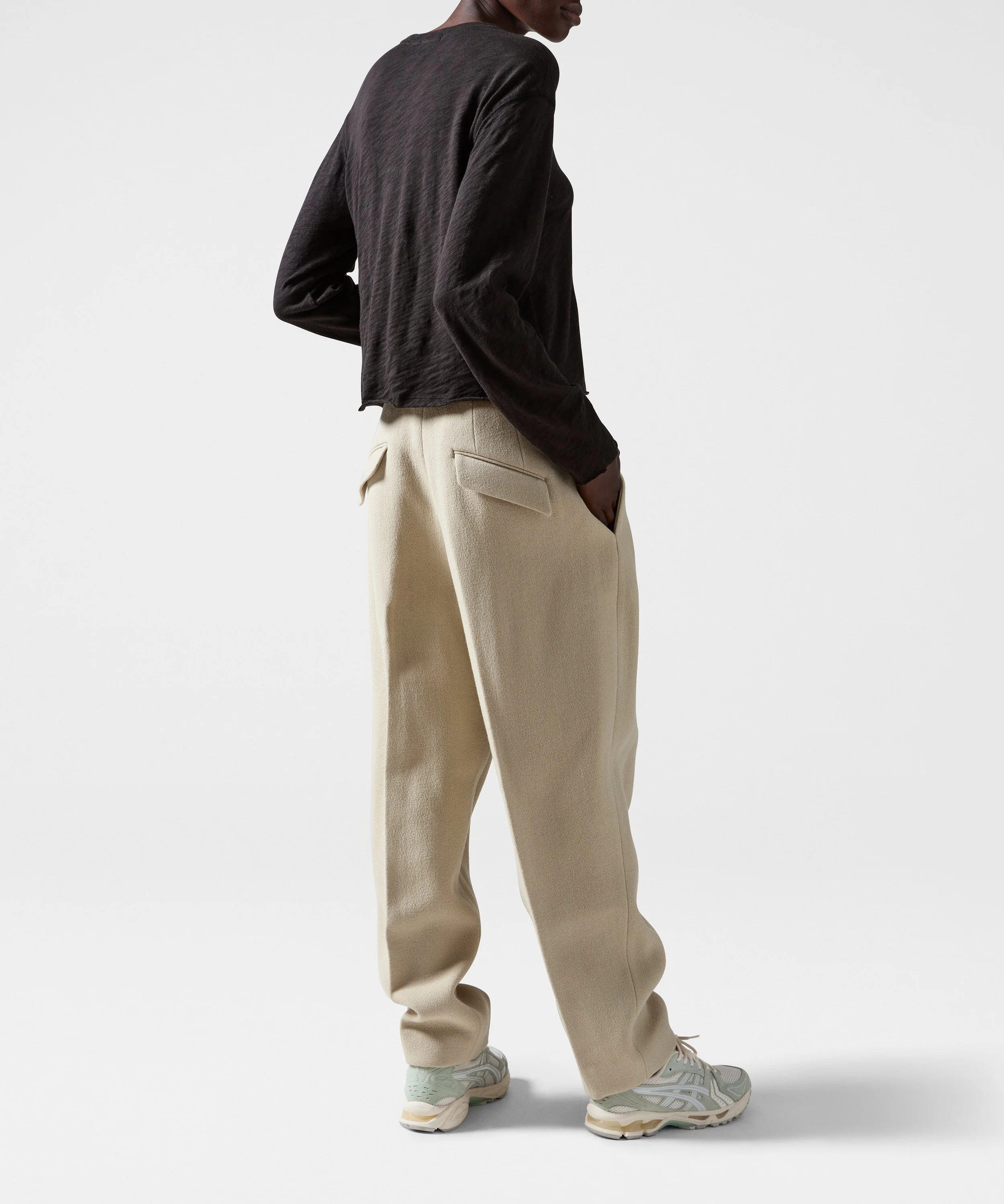 AW1536_FK_BLACK_2.jpg