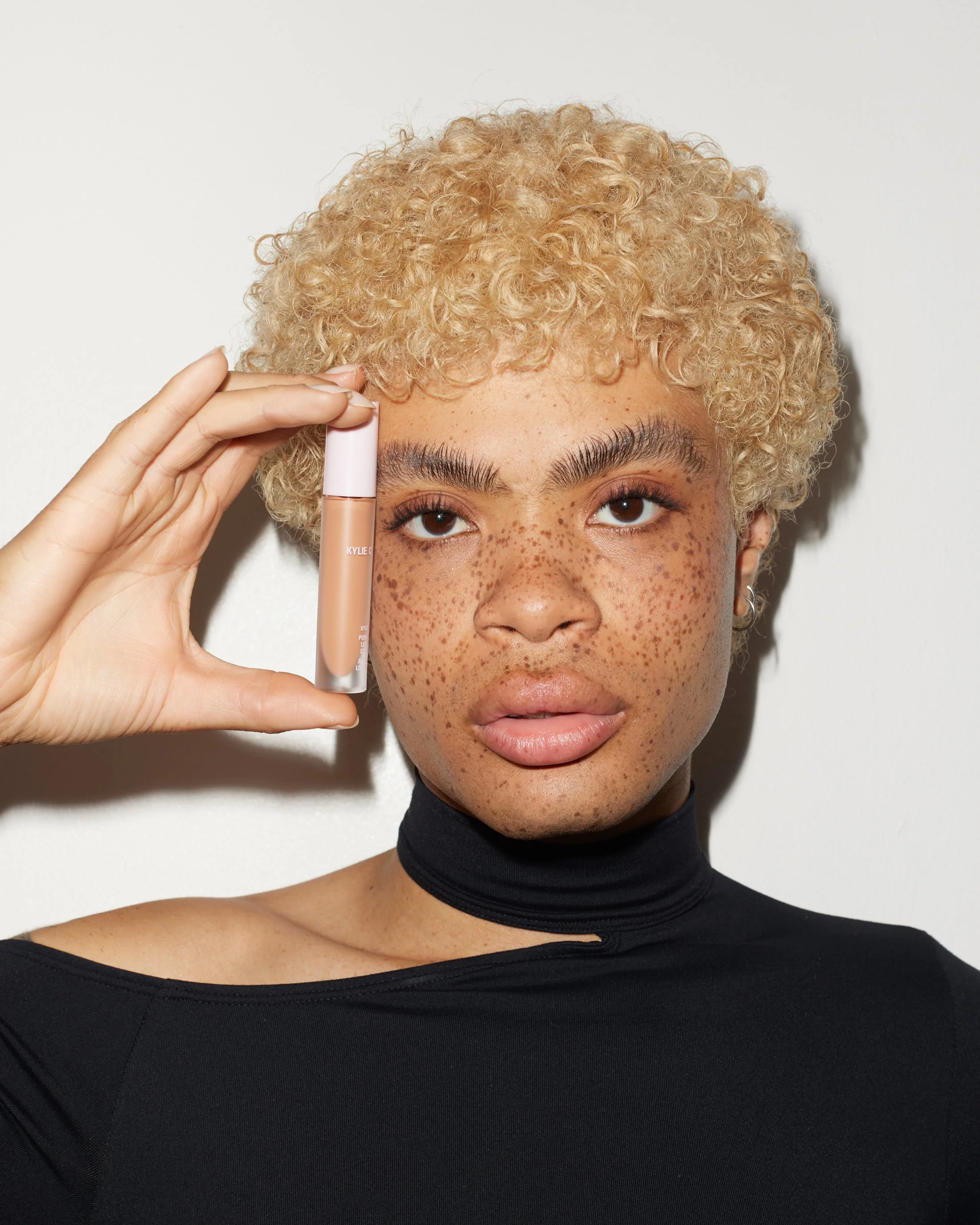 KJC_PPCONCEALER_23_Model_Ecomm_7C_After_0946.jpg