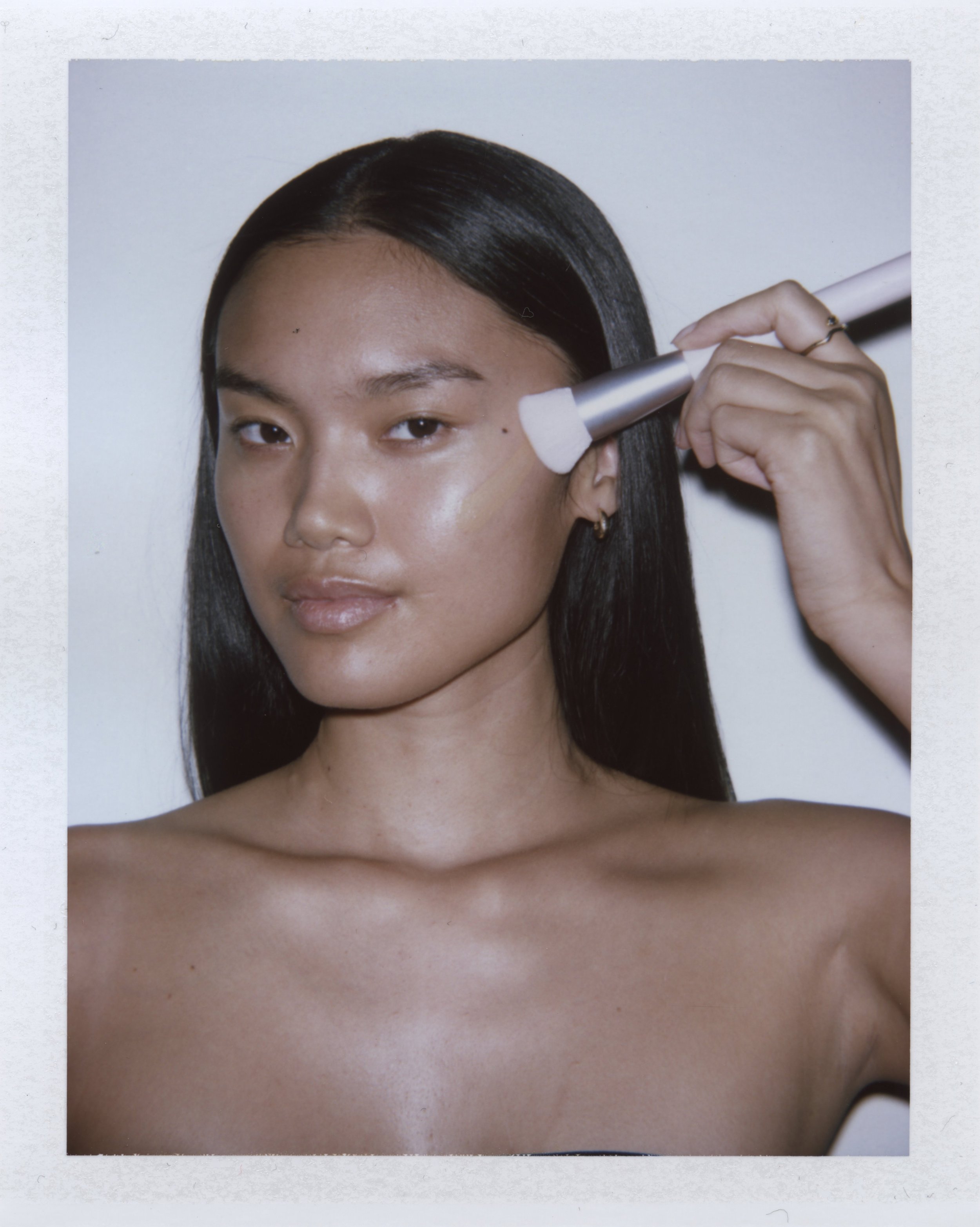 KJC_PPFOUNDATION_24_Model_Ecomm_6.5W_Big Spot_Application_03.jpg