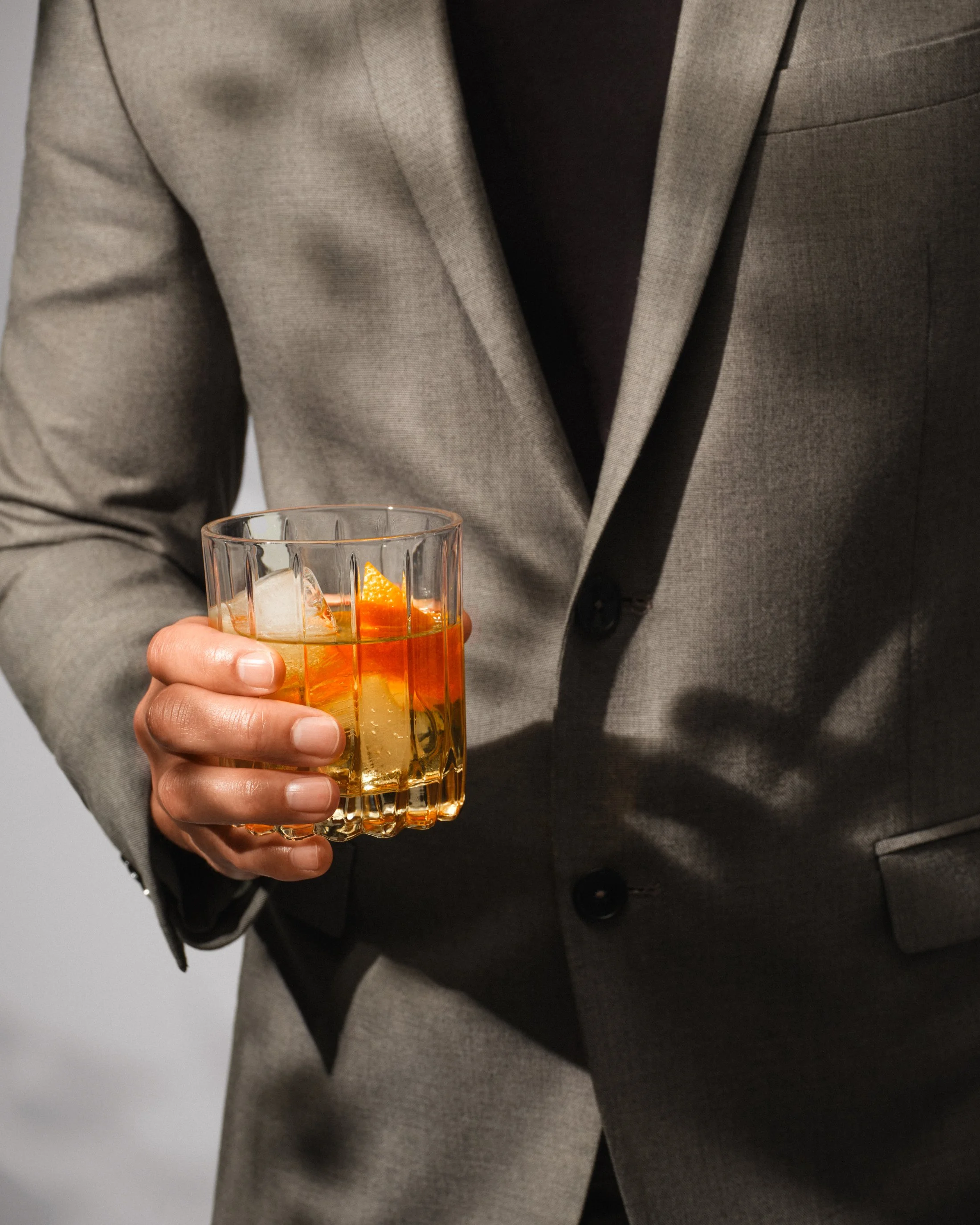 Hakuhodo_Suntory Whisky_Hibiki_Old Fashioned_470.jpg