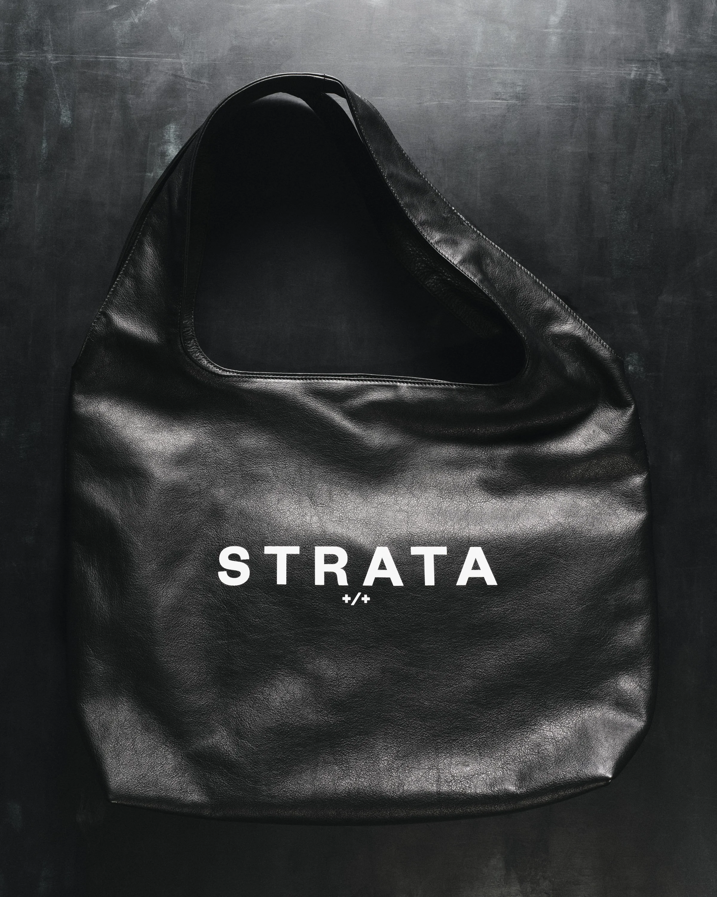 STRATA_CREATIVE_THE DAILY TOTE_BLACK_483.jpg