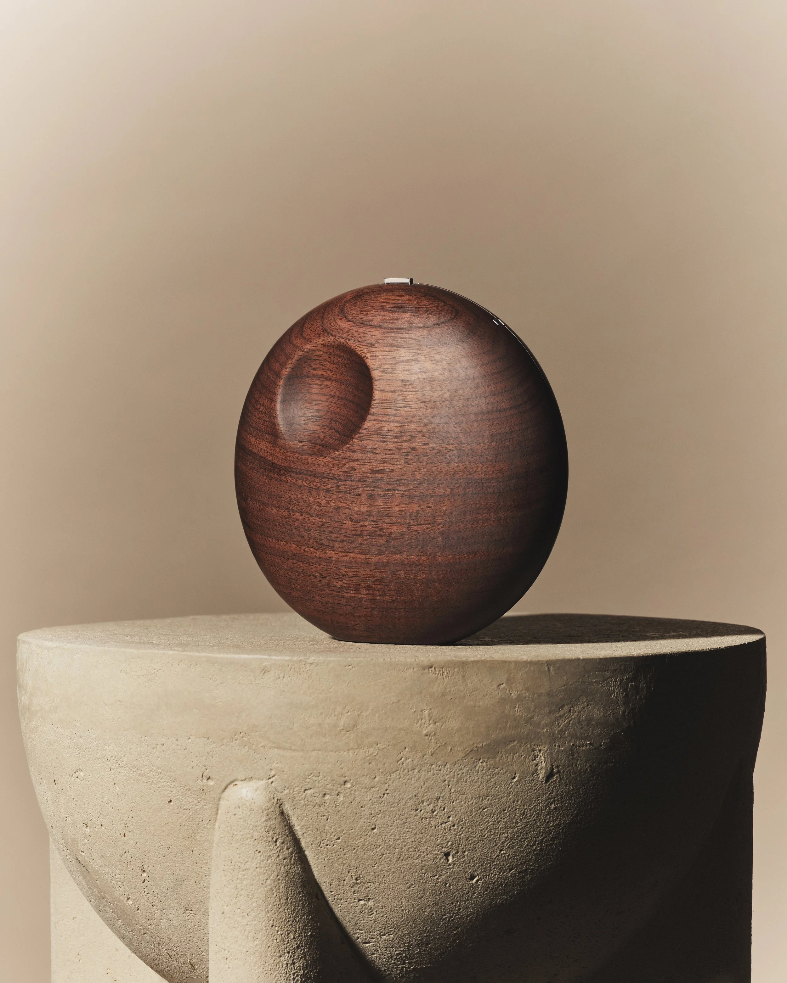 Eittem_Woodgrain Moon_45 Degrees.jpeg