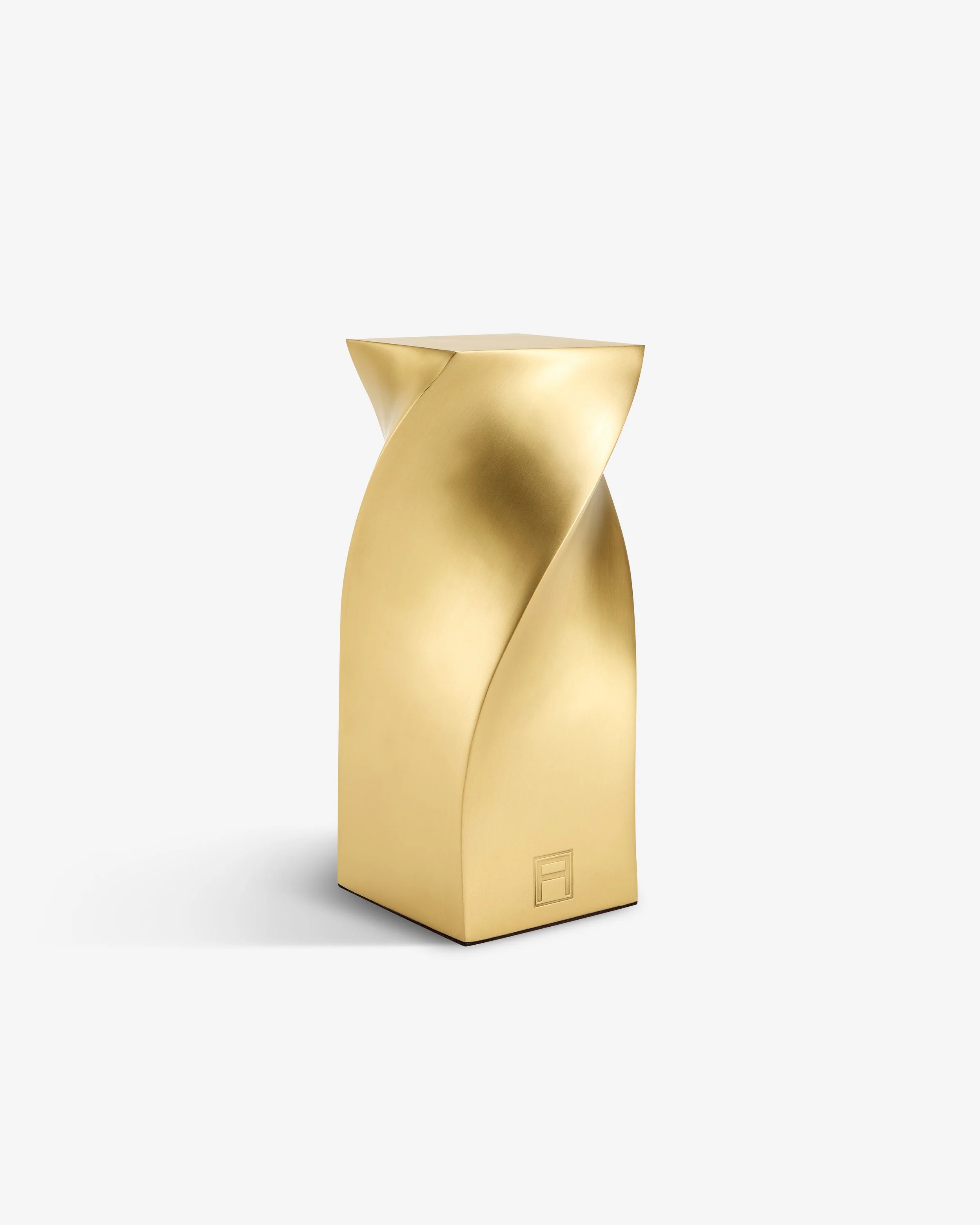 Library Collection_Twist Bookend_Brass_3-4_Assouline_2025.jpeg