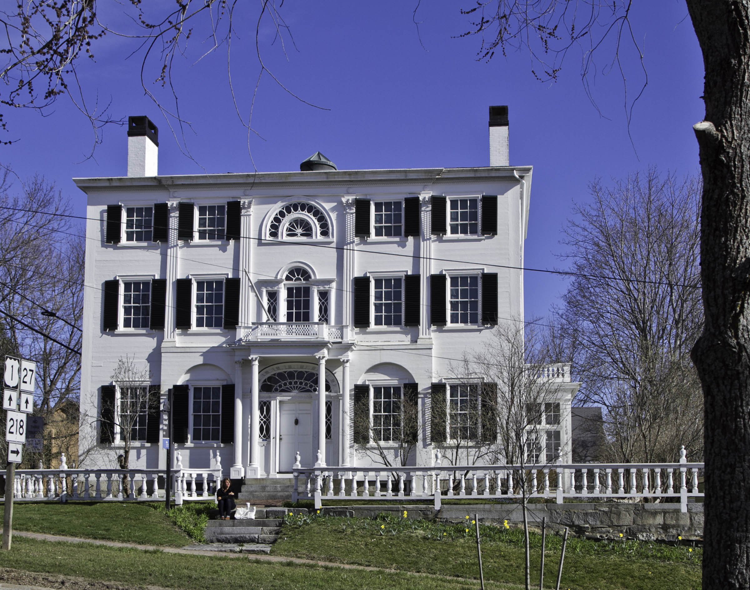 Nickels-Sortwell House, 121 Main St.