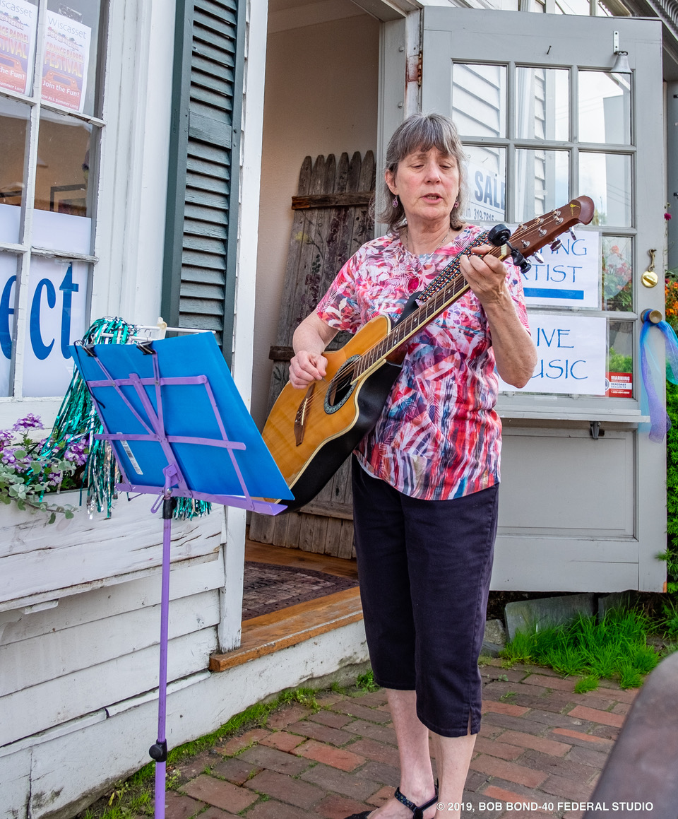 Sylvia Tavares plays and sings in the Weaving Project (Bob Bond photo)