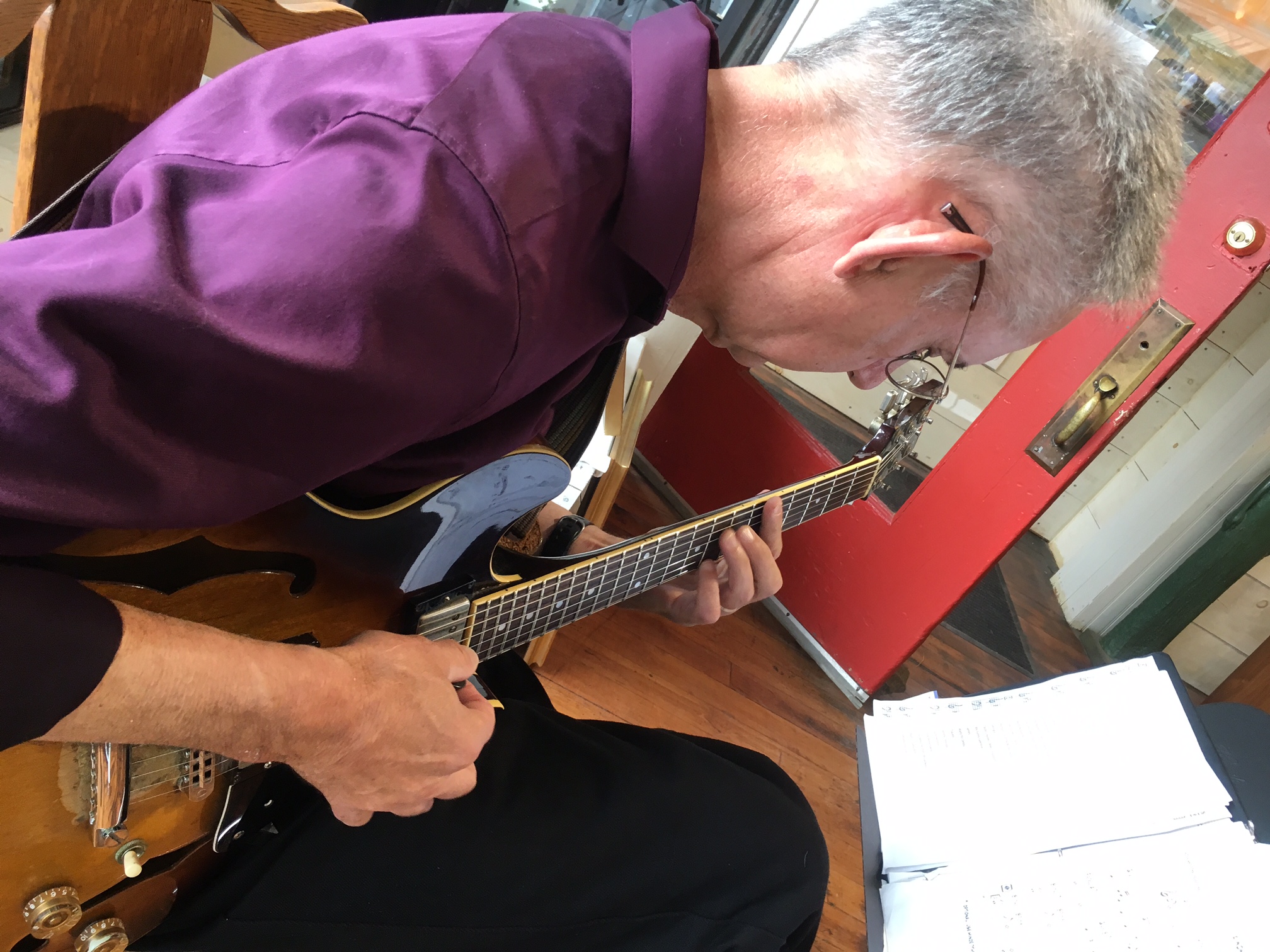 David Lawlor plays jazz guitar in Sylvan Gallery