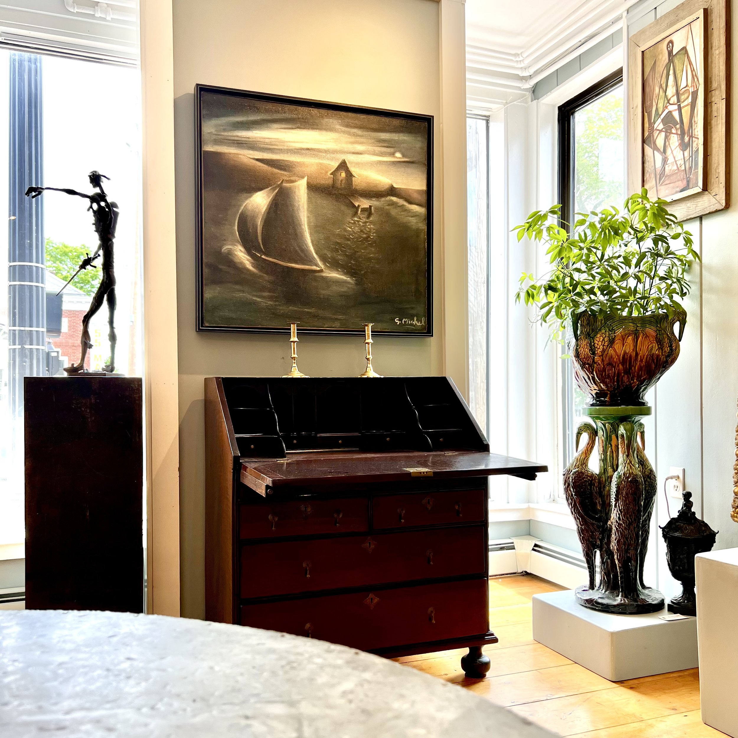 gallery w. desk, art.jpg