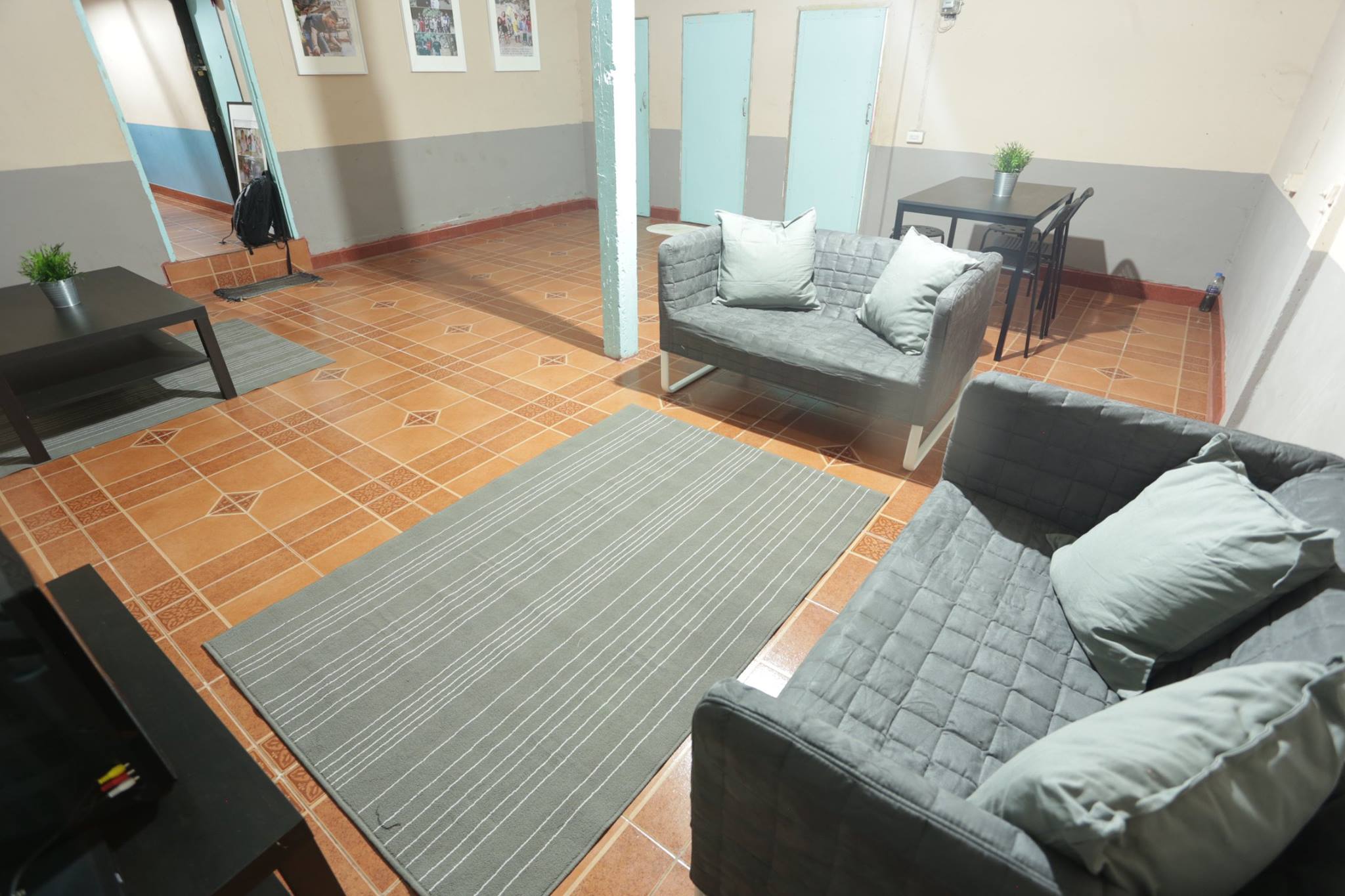 room2.jpg