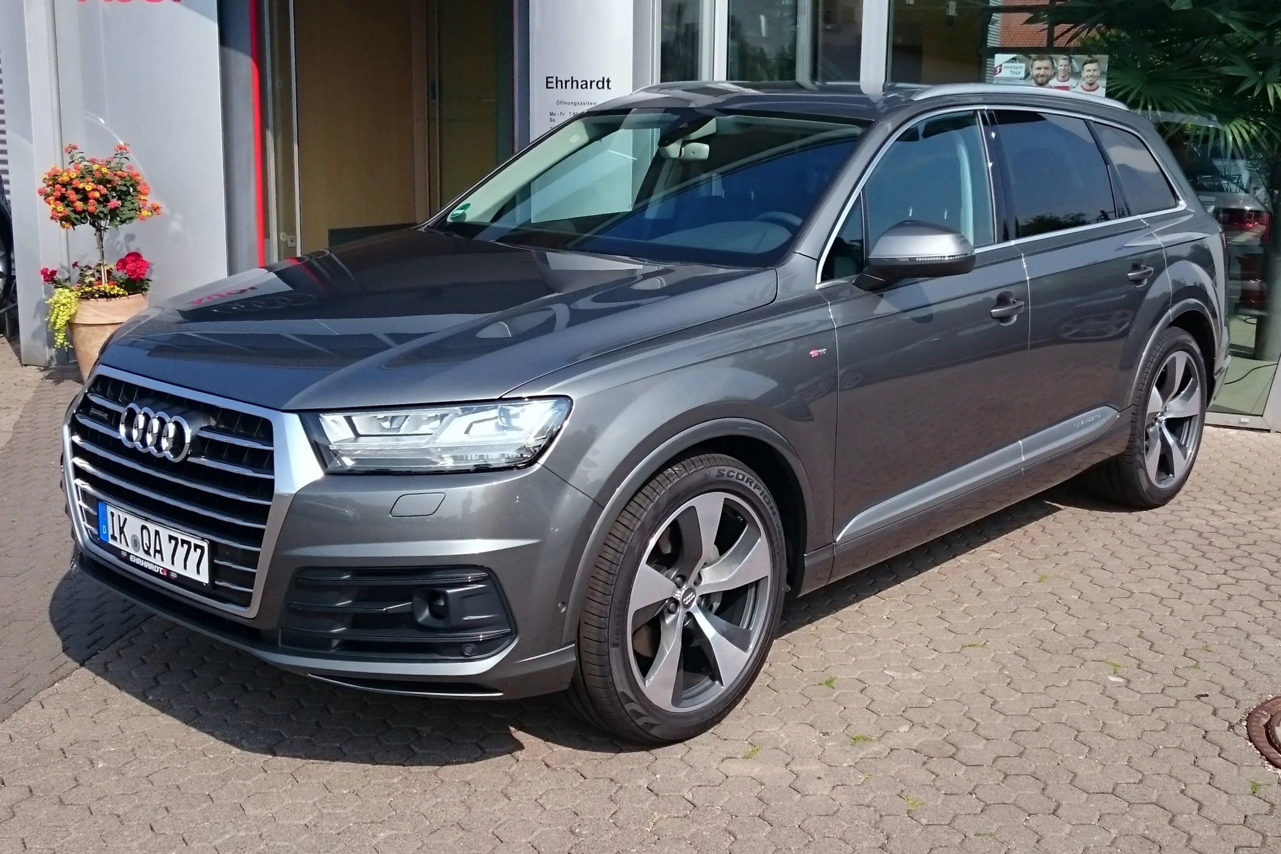 Audi_Q7_3.0_TDI_quattro_S_line.JPG