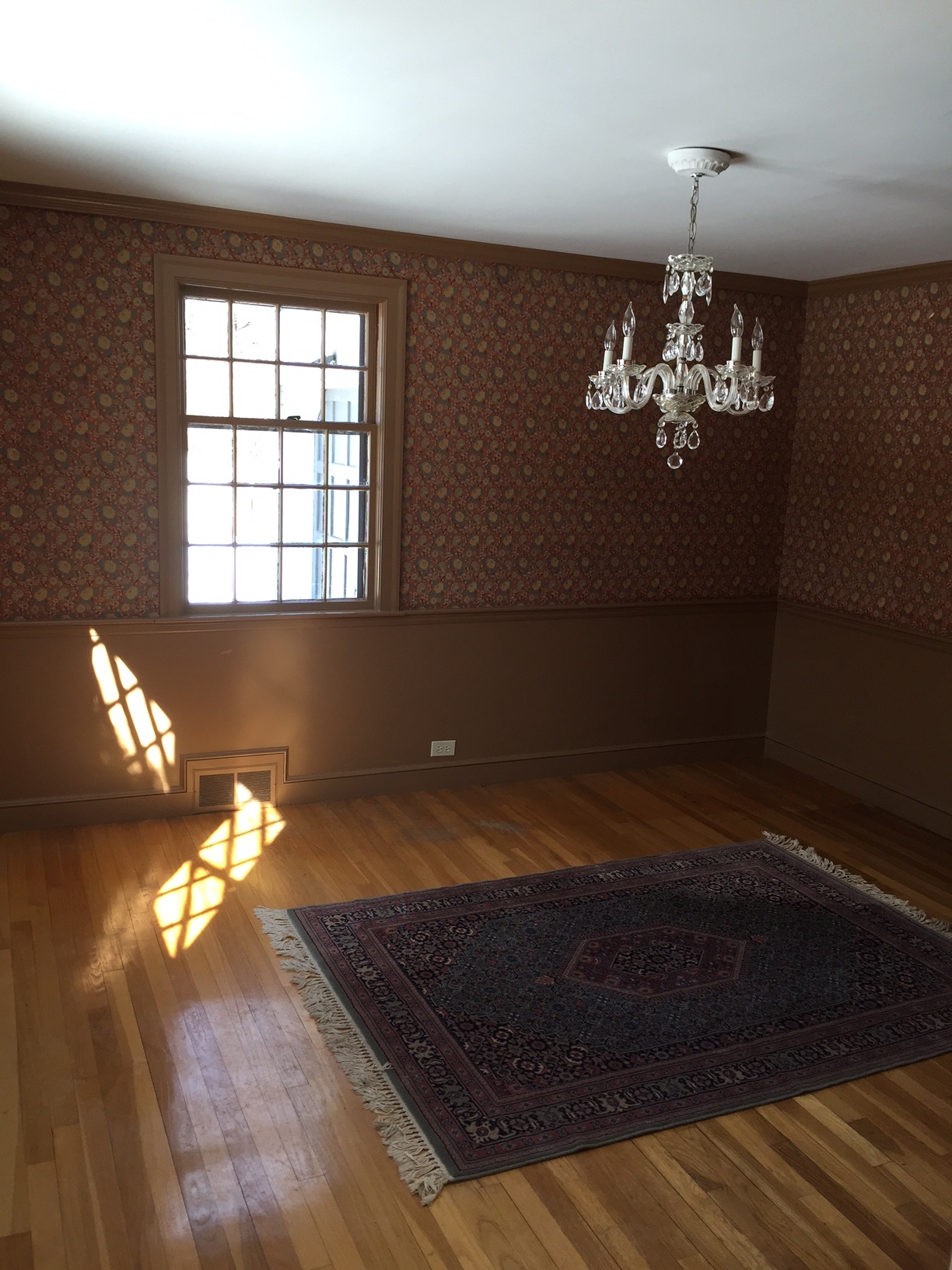 The dining room. I think this was Aladdin's original magic carpet and I'm thinking this must have been the color of the year in 1951 because why else? 