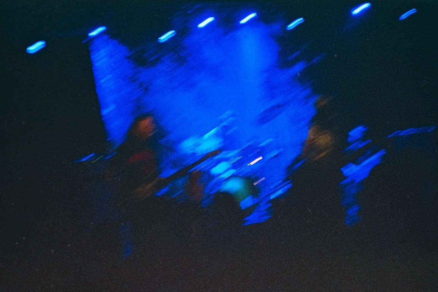 brought my lil film camera to see Ratboys last week &amp; this was the vibe 🌀 they always crush it &amp; are the sweetest people ever so definitely go check them out! 

📷 Olympus 35RC 
🎞️ Fuji 400
👩🏻&zwj;🔬 dev &amp; scan by me

&mdash;
#grainis