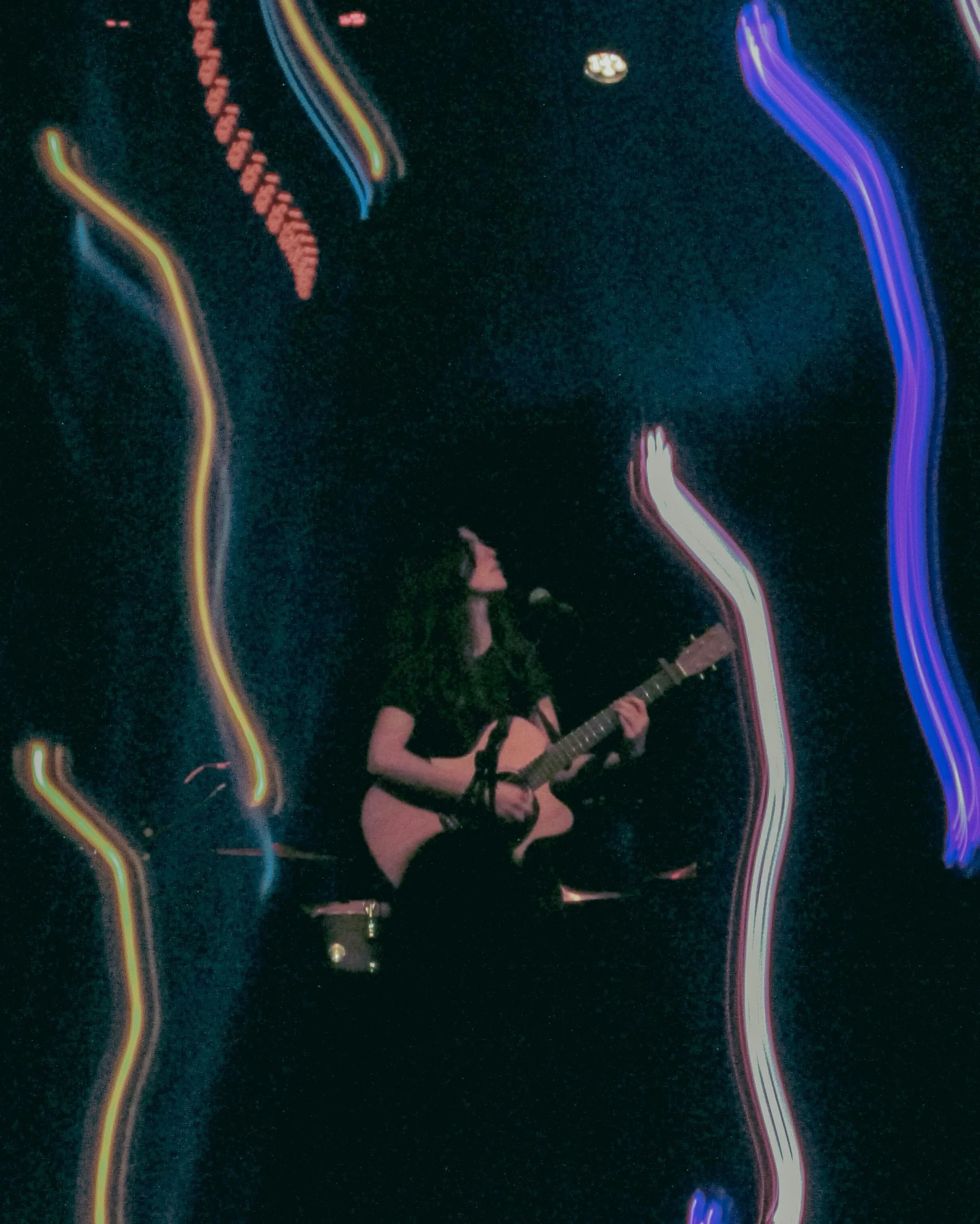 brought my digicam from 2010 to a concert last night and it&rsquo;s kind of a vibe? 

ps Searows &amp; Jordan Patterson both killed it!!! 🌞
&mdash;

NC photographer &bull; concert photography &bull; music &bull; live band &bull; y2k &bull; double ex