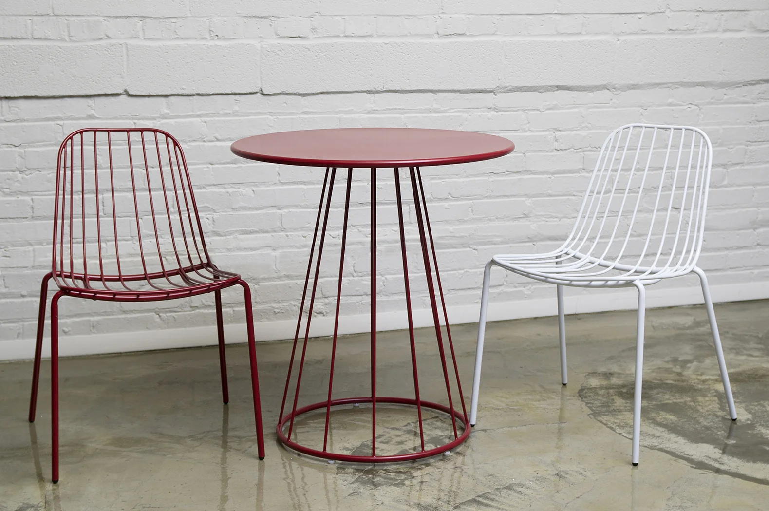 RESONATE chair + table