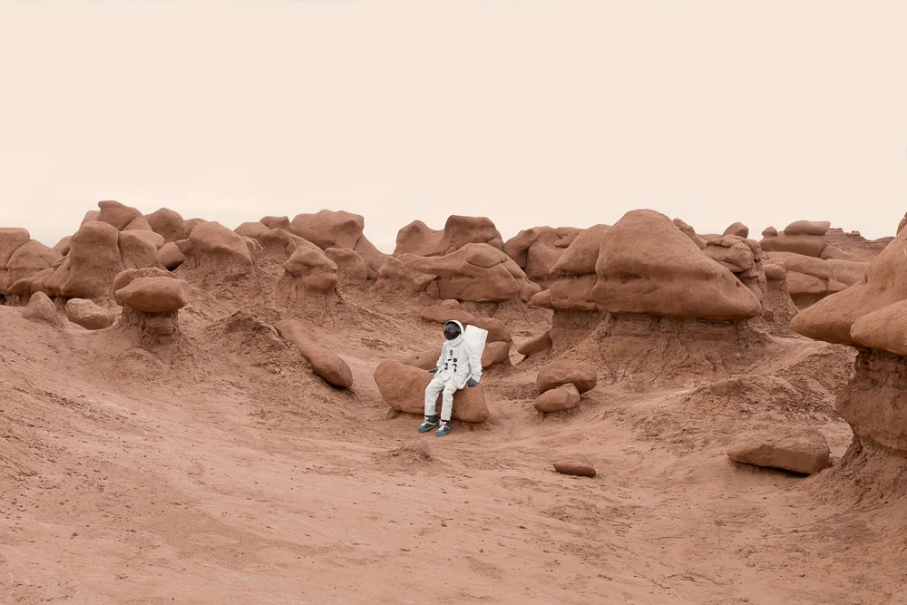 JulienMauve-GreetingsFromMars-14.jpg