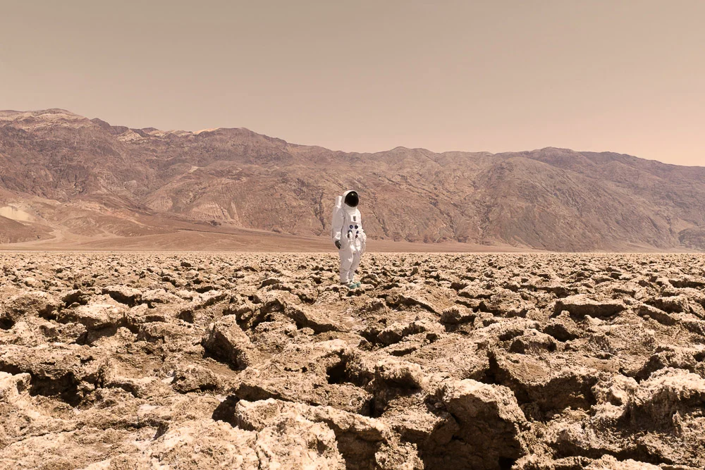JulienMauve-GreetingsFromMars-2.jpg