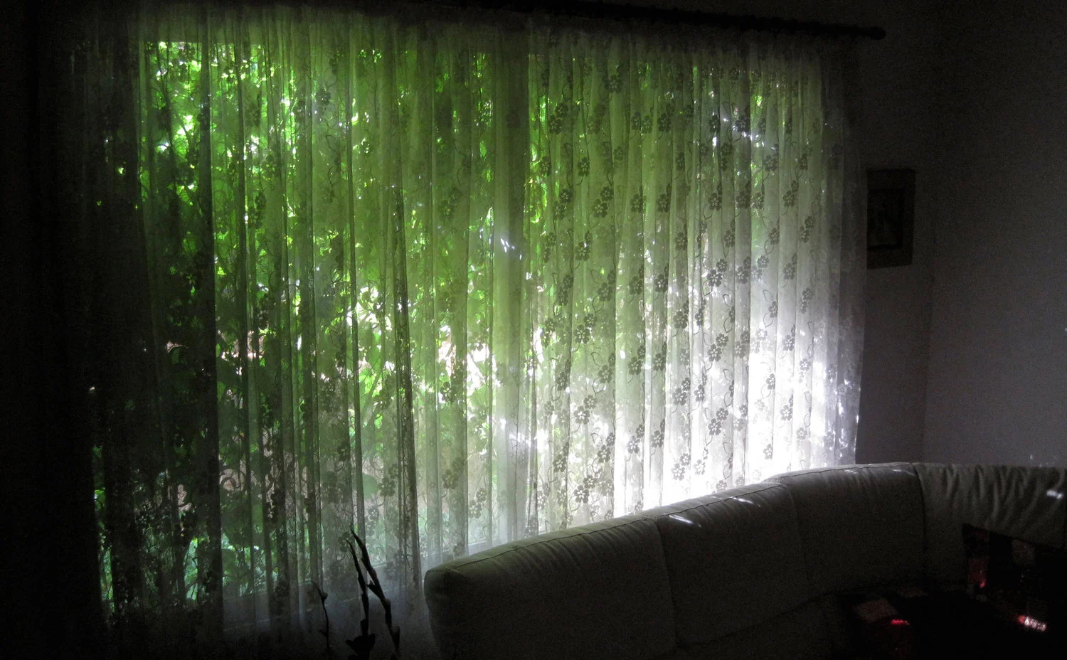 Yael+Argov+Hacmun+-+Yael_Argov_Untitled(Living_Room)_+2009.jpg