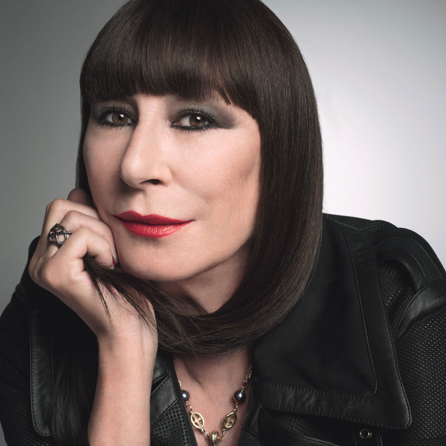 anjelica-huston-inez-vinoodh.jpg