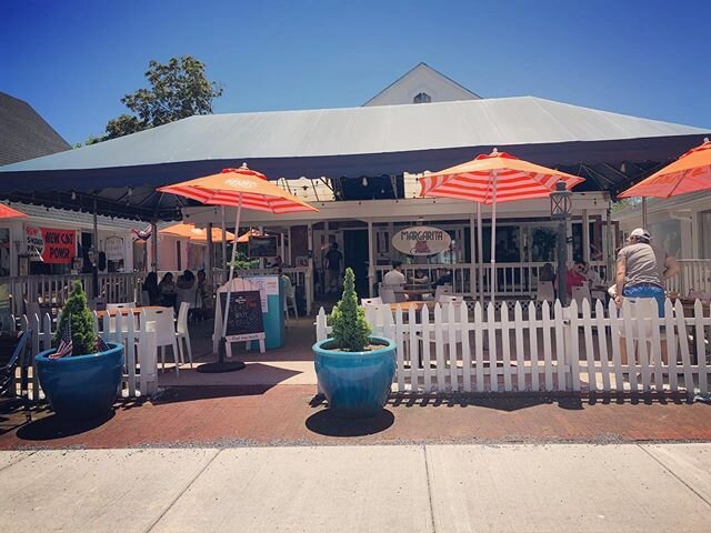 Sunday funday!! Limited outdoor seating, first come first serve! #open #phase2 #outdoordining #outsideseating #firstcomefirstserve #friday #tgif #margaritagrille #margaritagrillewhb #mainstreet #westhamptonbeach
