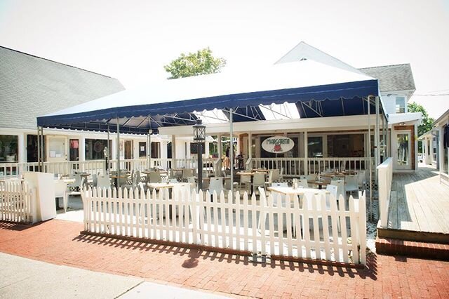 Beautiful day for outdoor dining ! ☀️ Join us for lunch, dinner or takeout from 12-9 pm! Limited outdoor tables , first come first serve ! #sunnyday #outdoordining #lunch #dinner #takeout #margaritagrille #margaritagrillewhb #mainstreet #weathamptonb