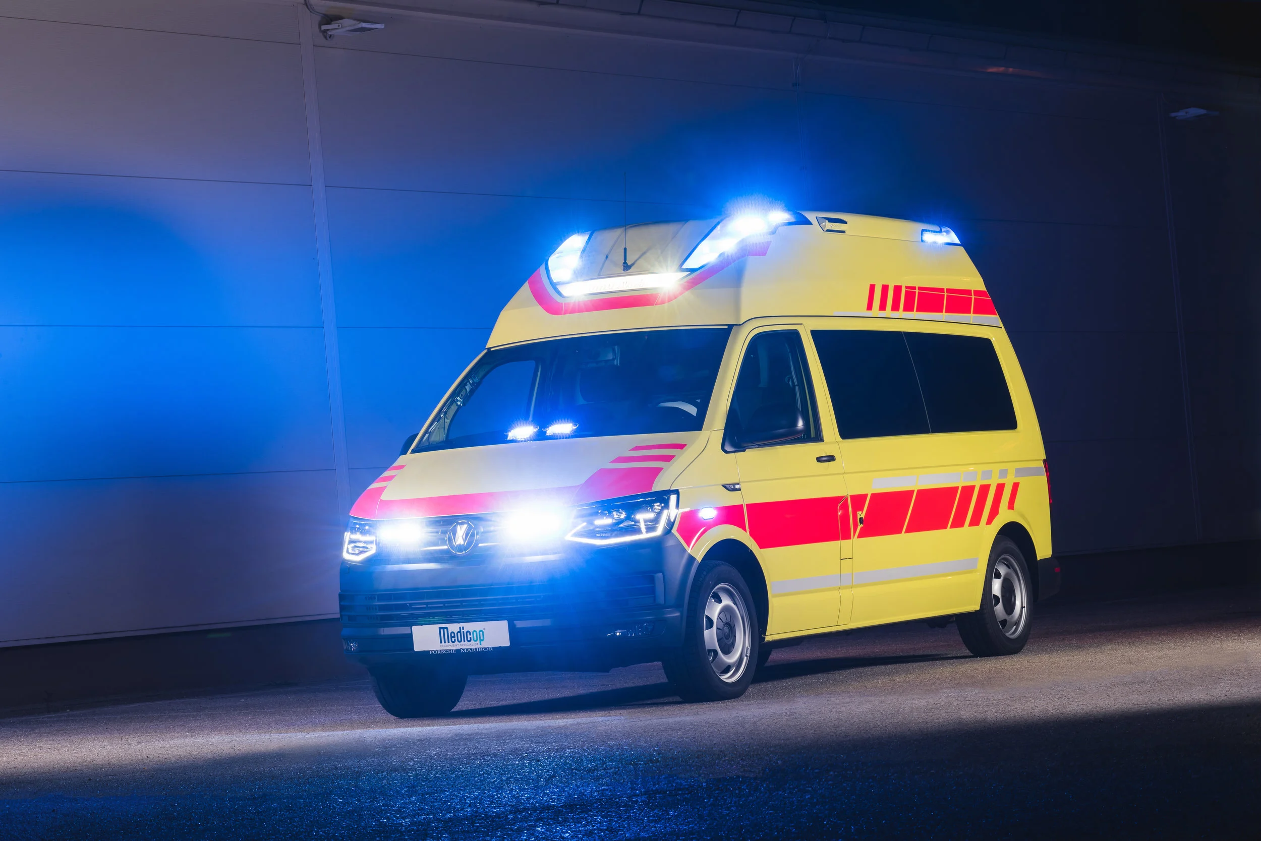 Medicop - LifeSaver - VW Transporter 2017 - 0004.JPG