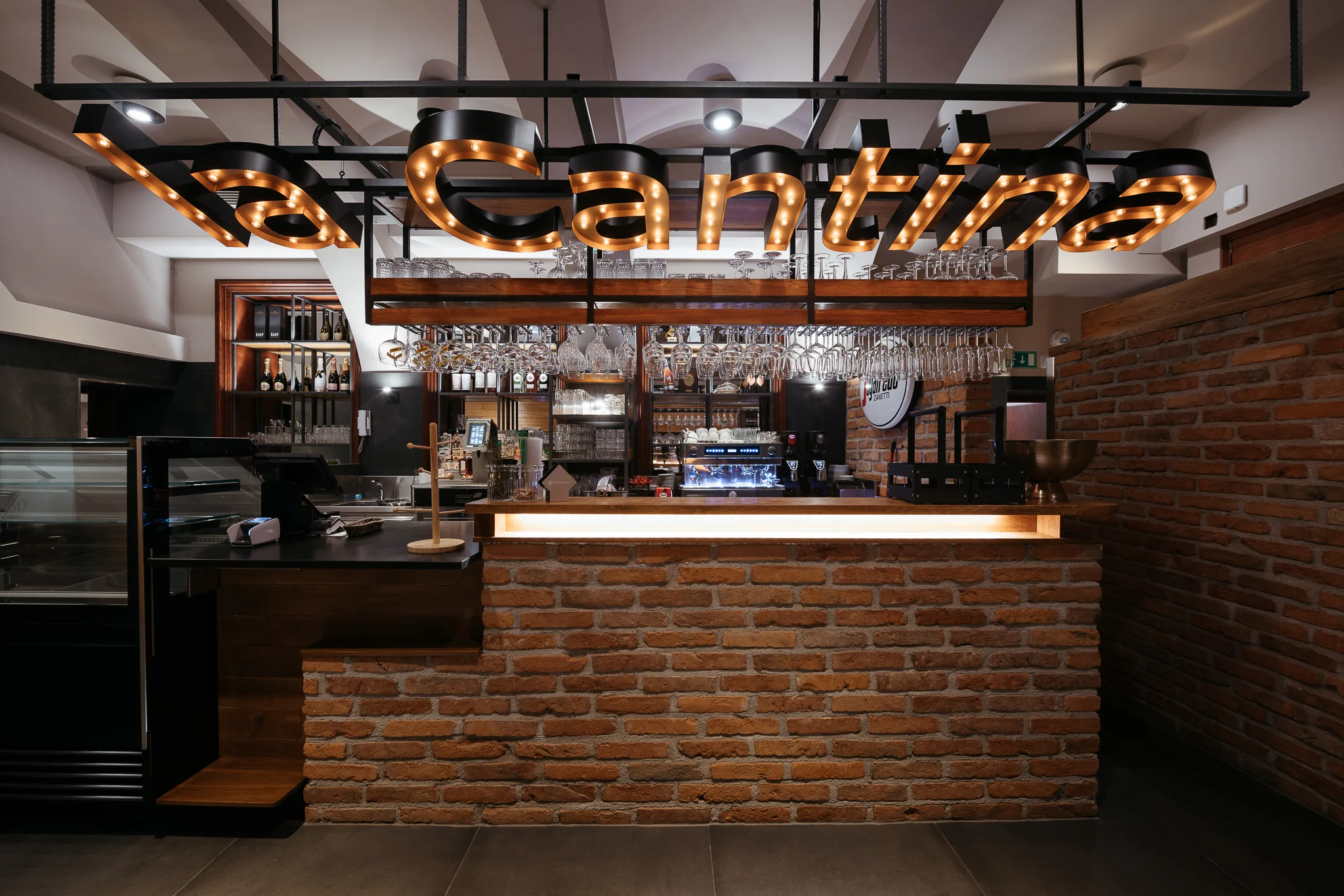 DSC_3669 - 2048px.JPG