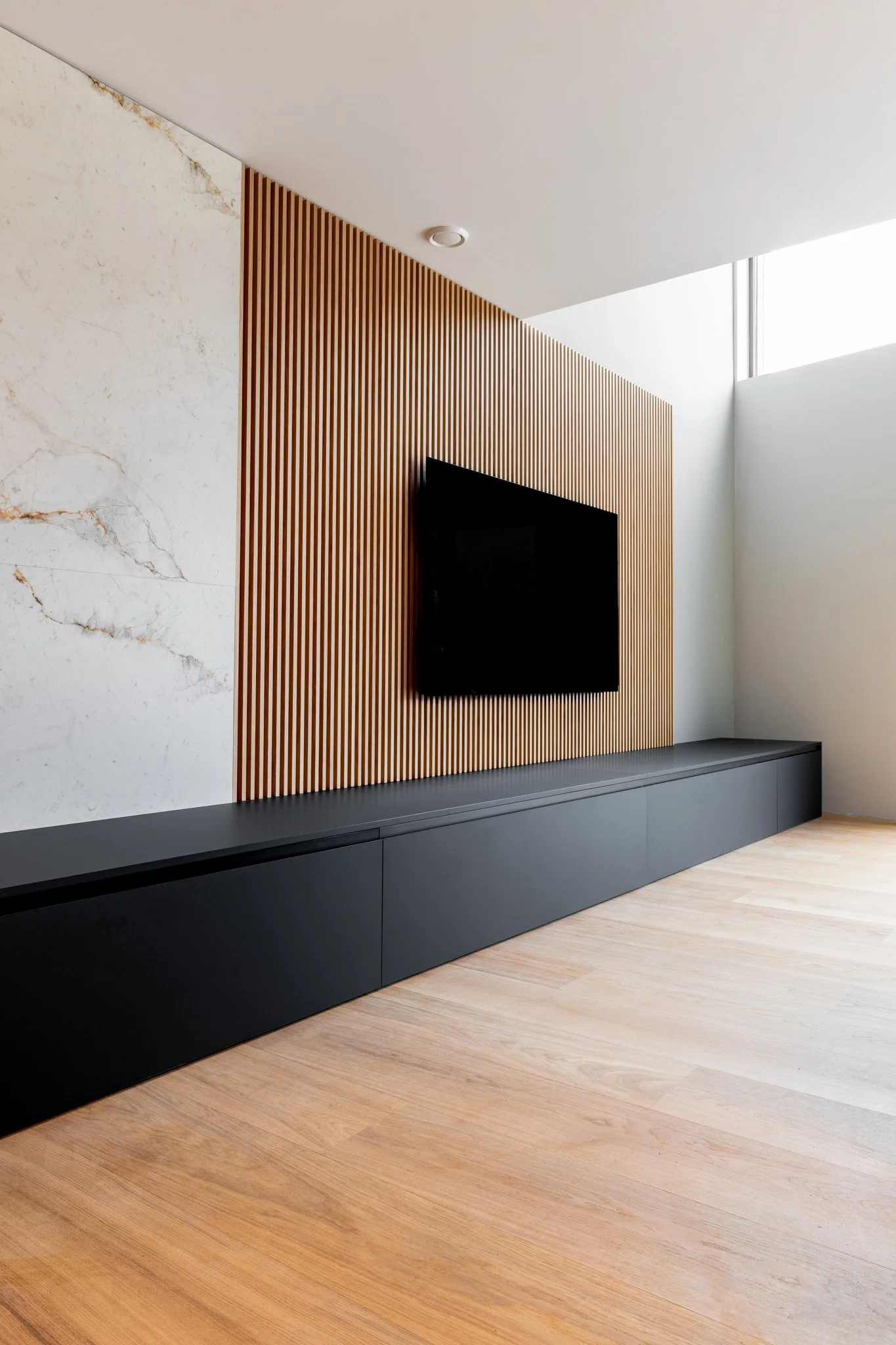 REF_2464 - 2048px.JPG